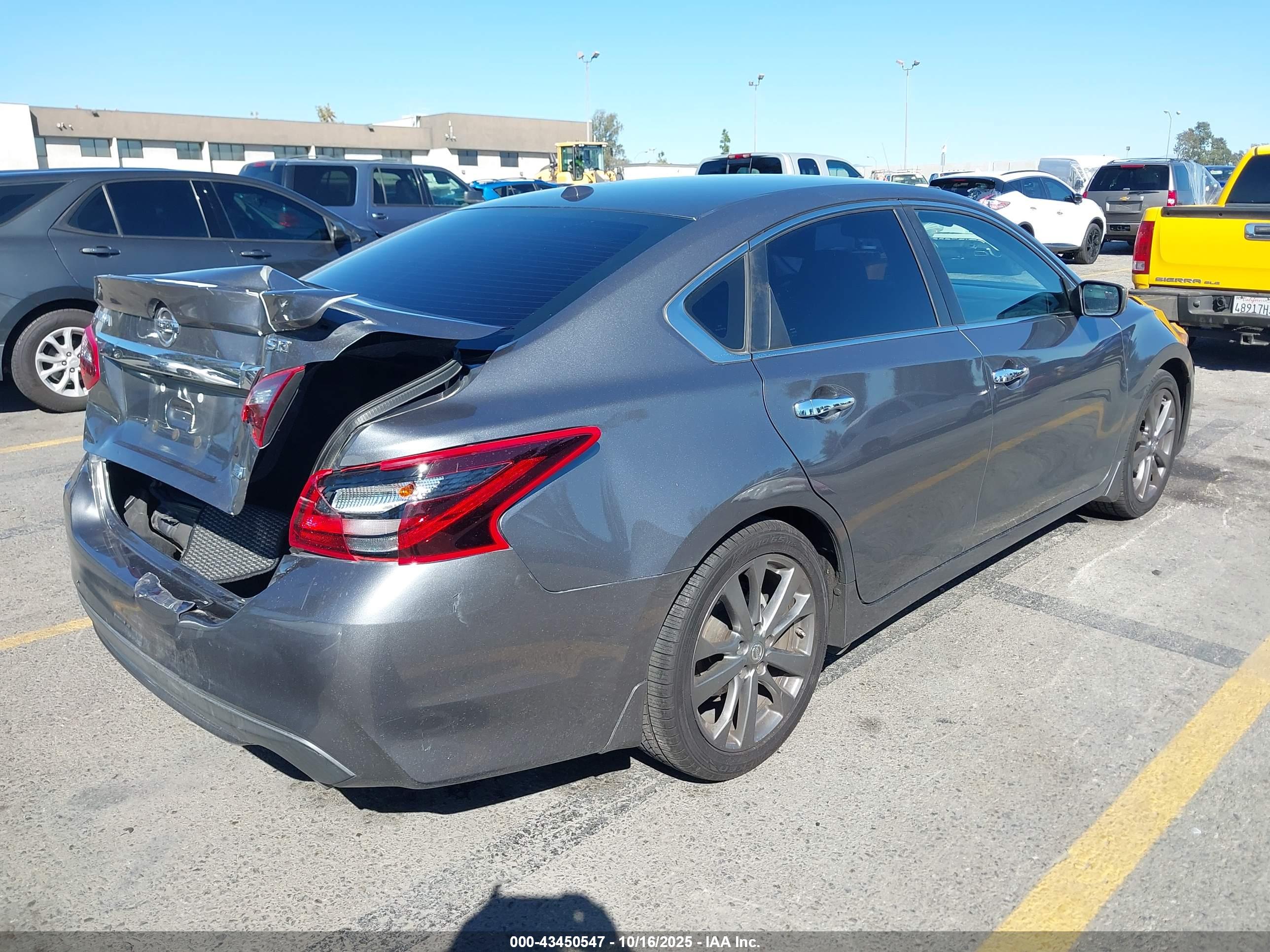 NISSAN ALTIMA image 4