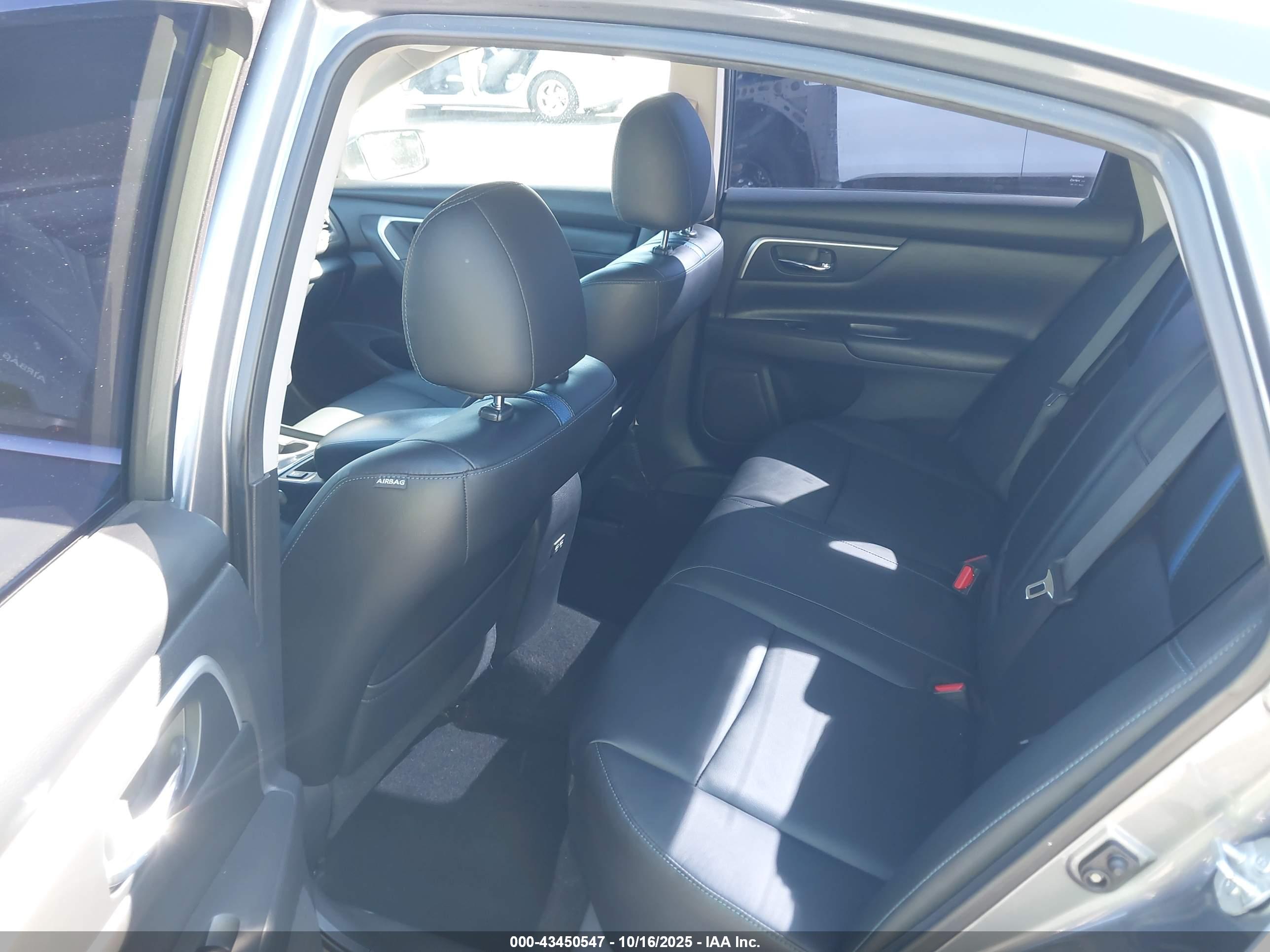 NISSAN ALTIMA image 8
