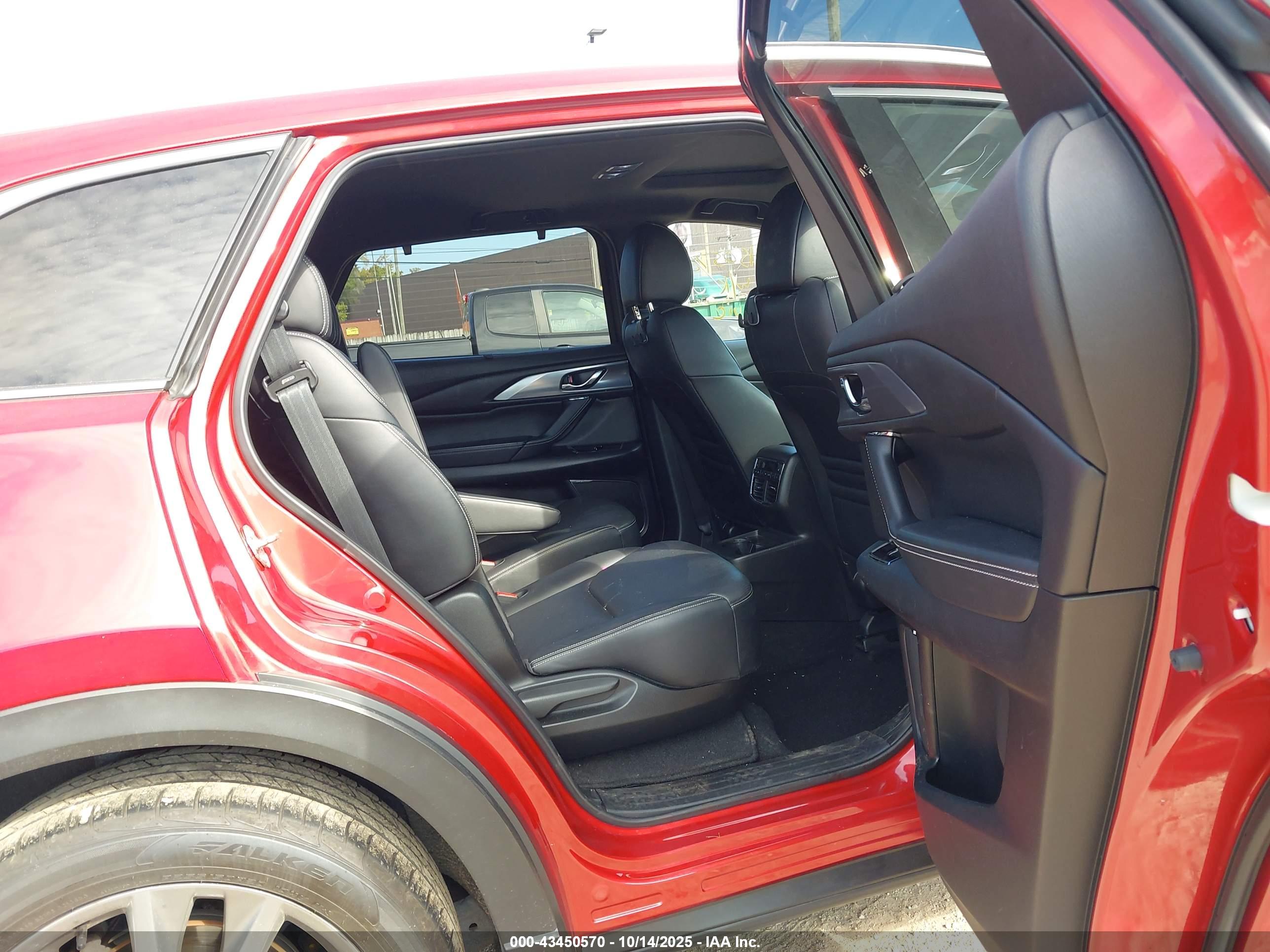 MAZDA CX-9 image 8