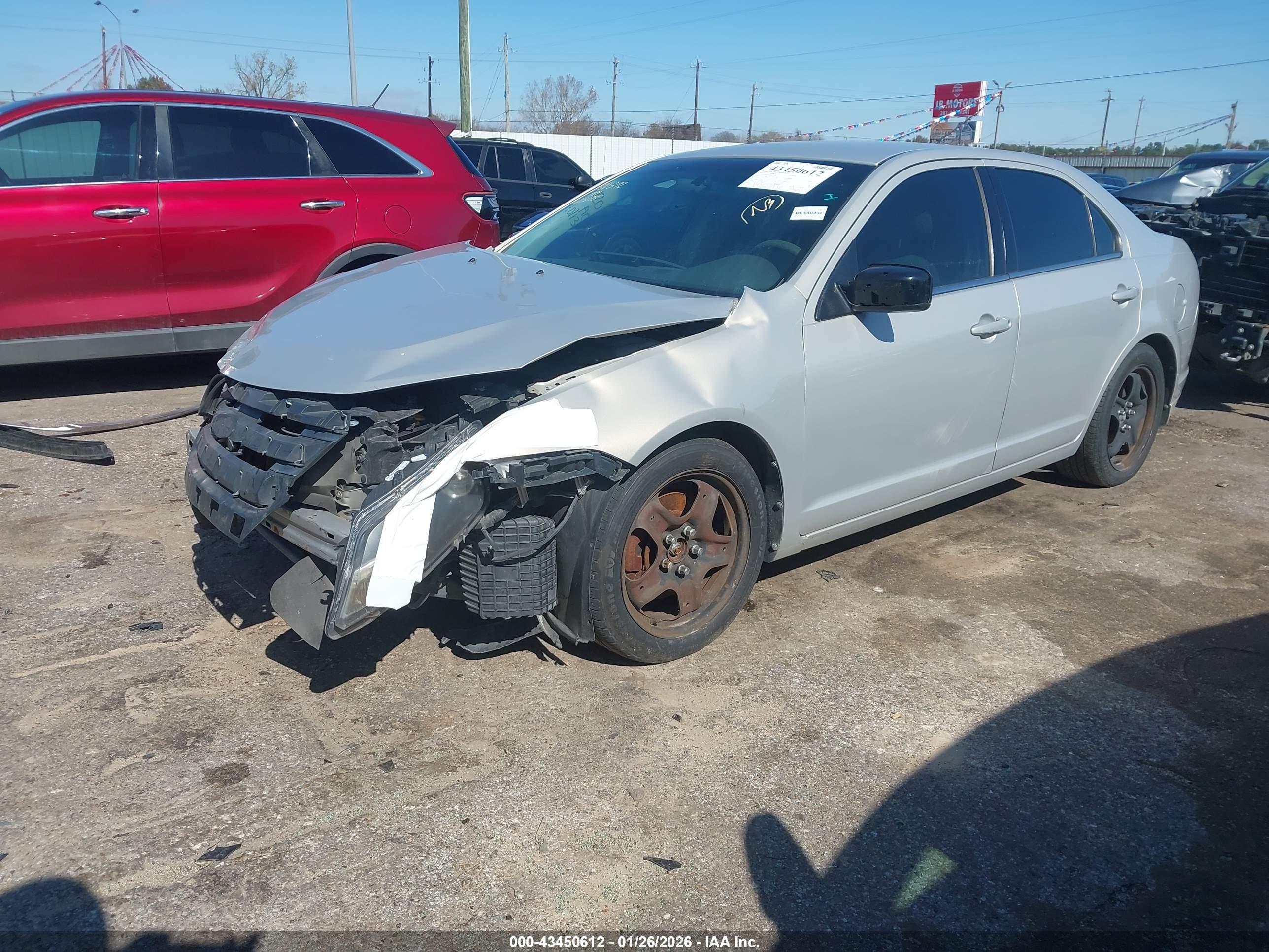 FORD FUSION image 2
