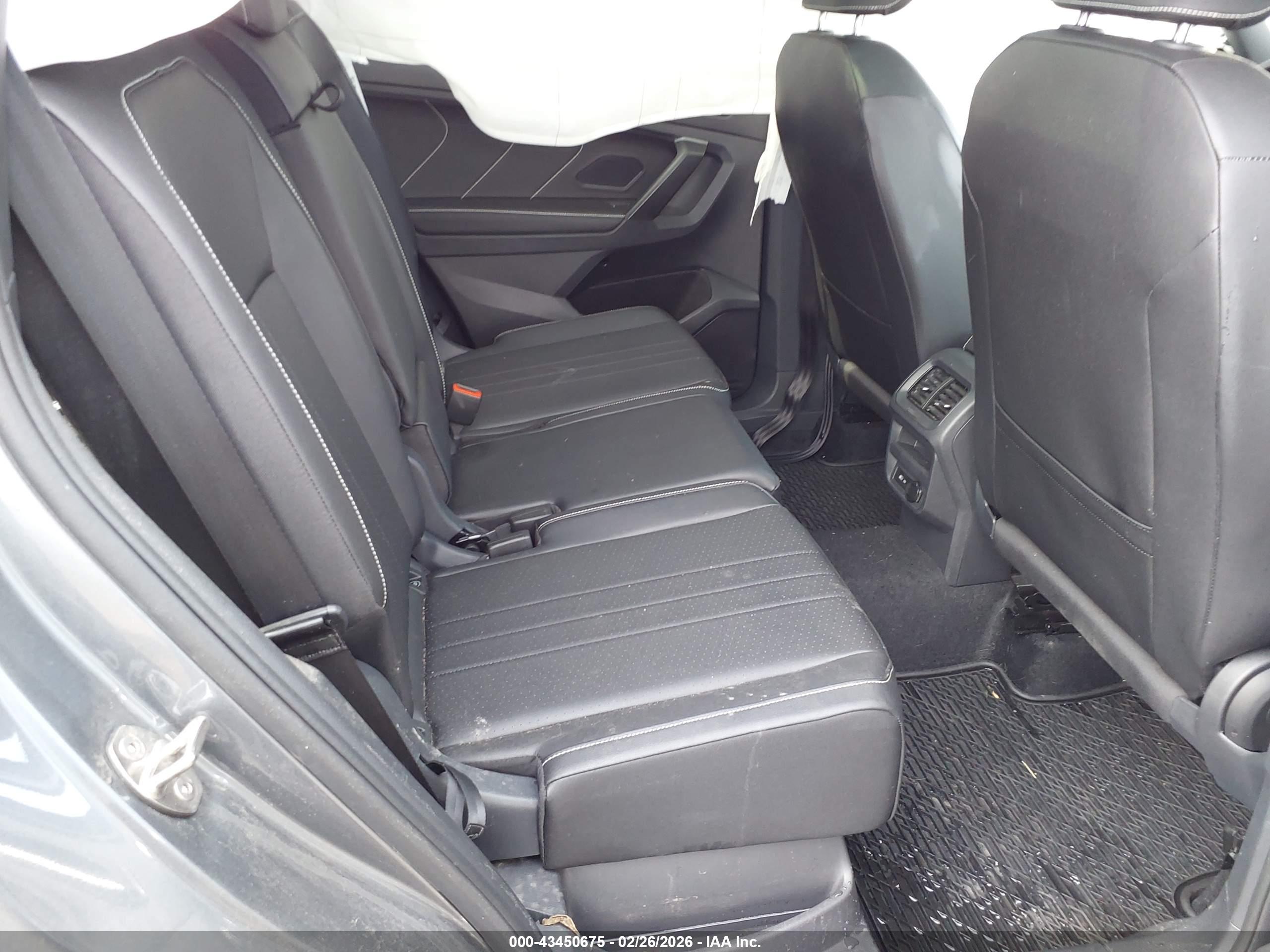 VOLKSWAGEN TIGUAN image 8