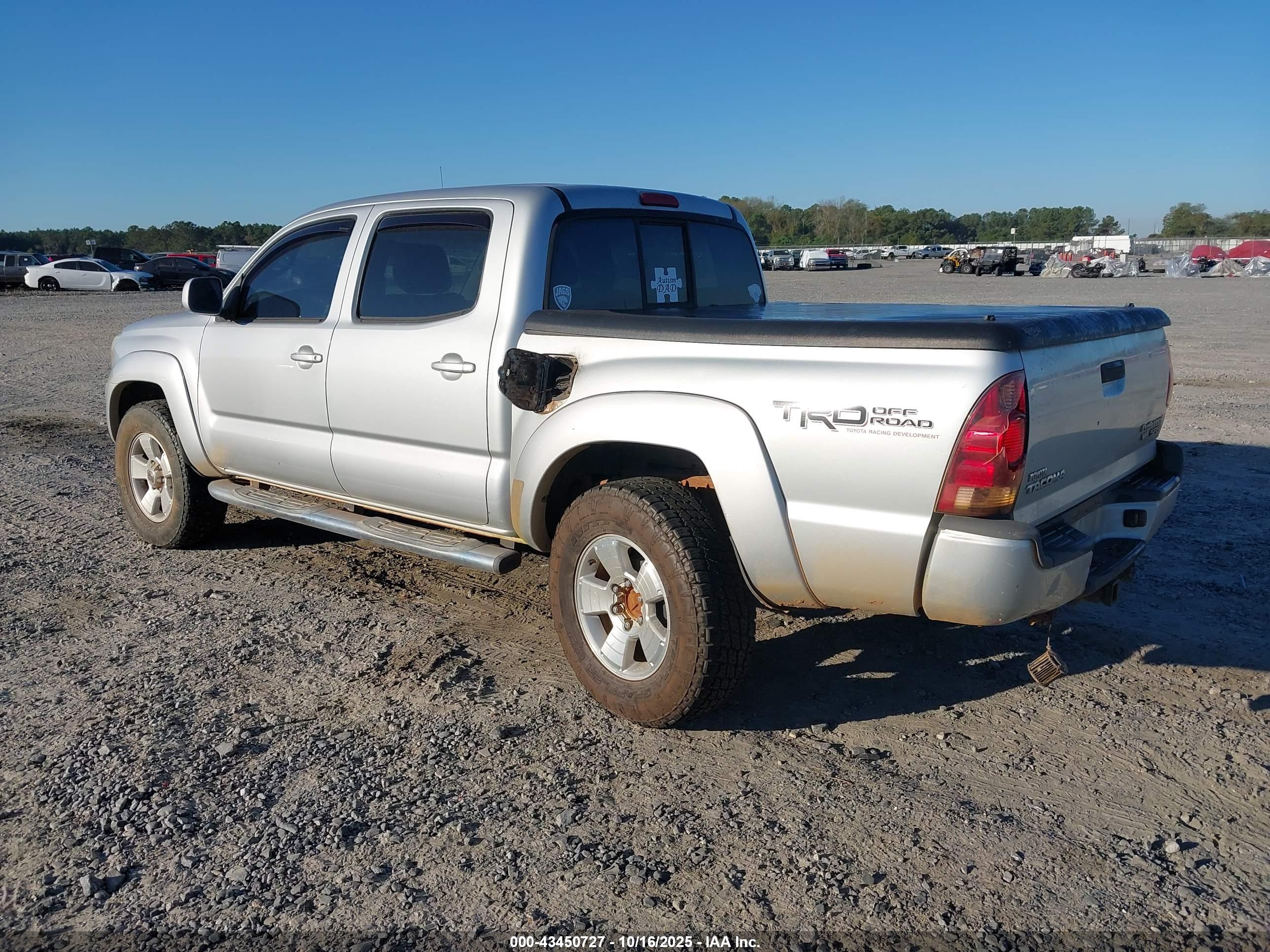 TOYOTA TACOMA image 3