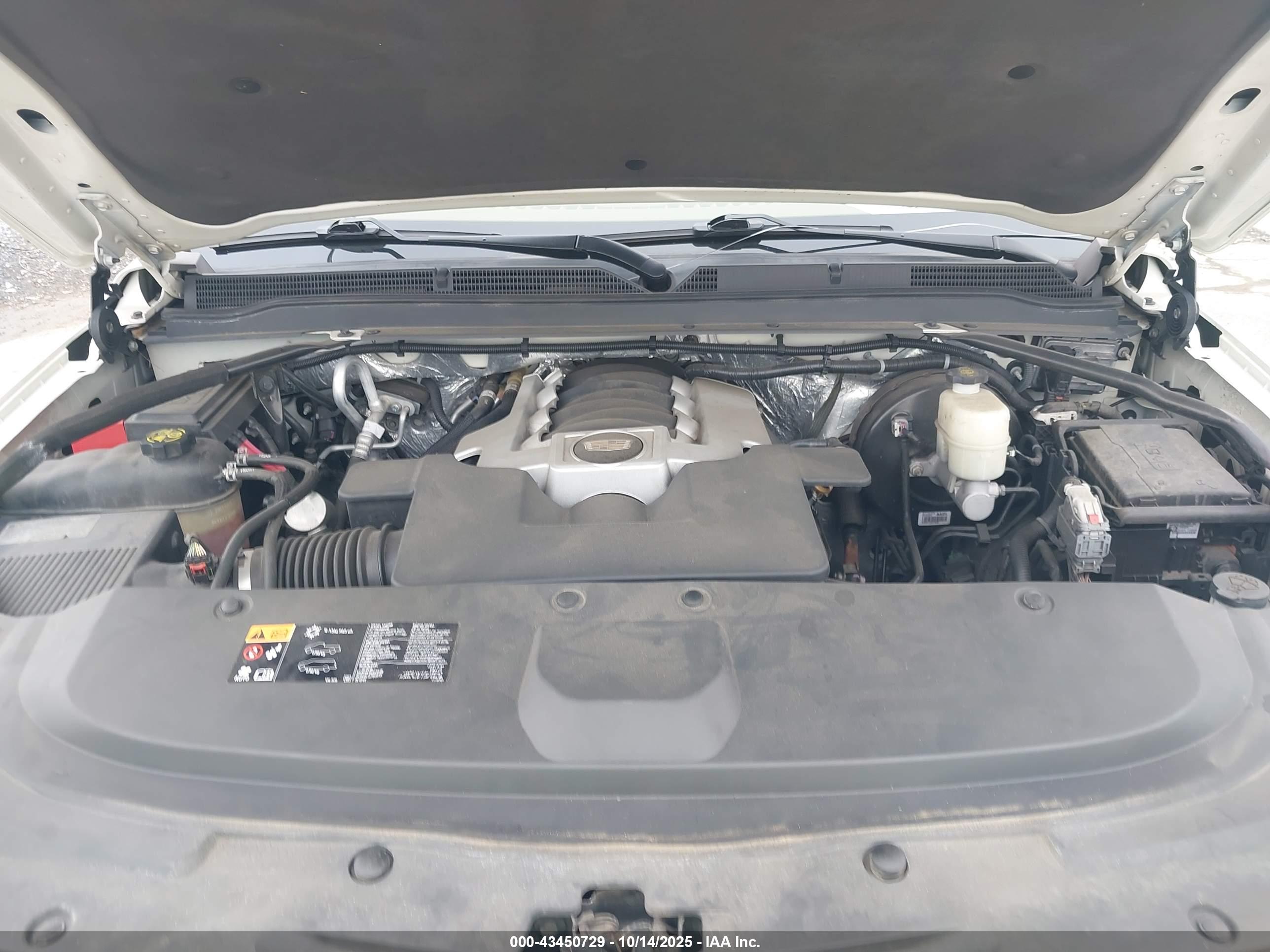 CADILLAC ESCALADE image 10