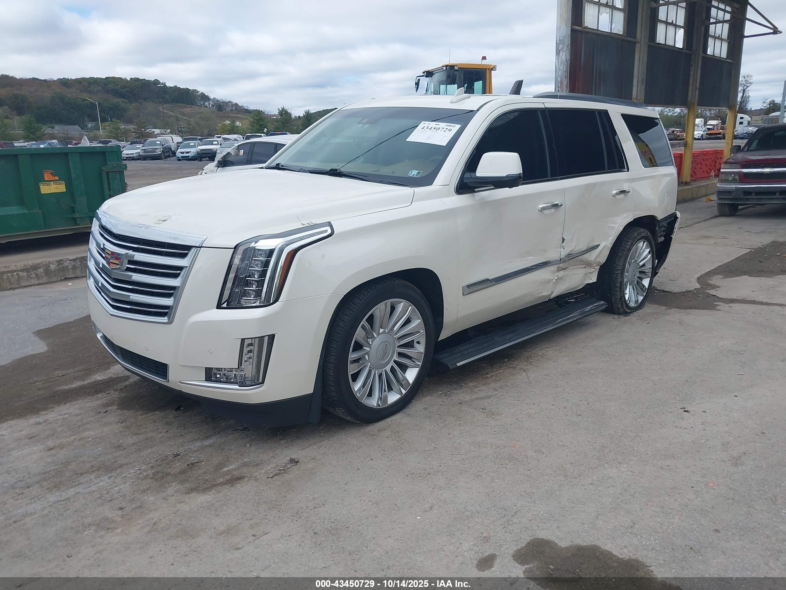 CADILLAC ESCALADE image 2