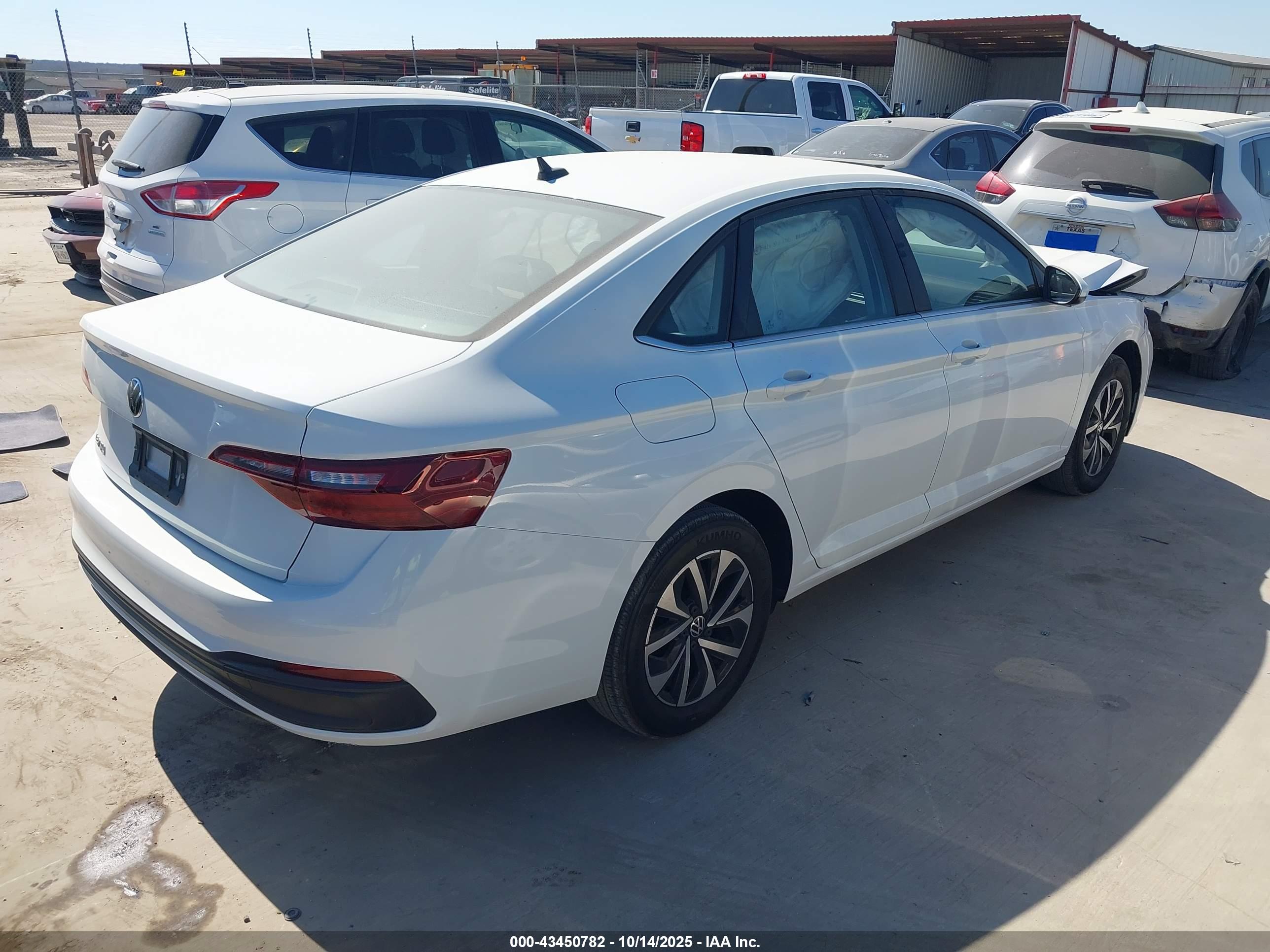 VOLKSWAGEN JETTA image 4