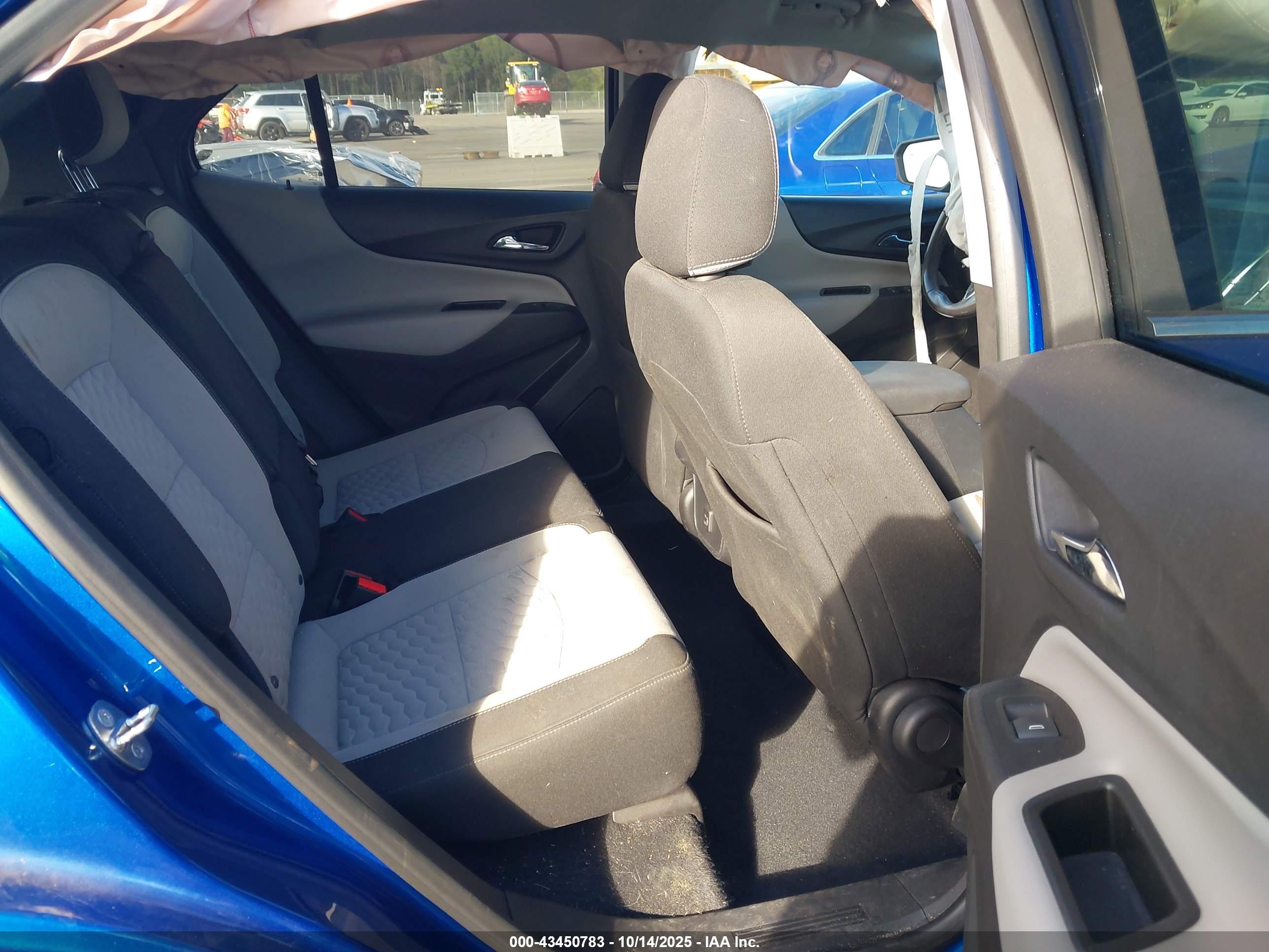 CHEVROLET EQUINOX image 8