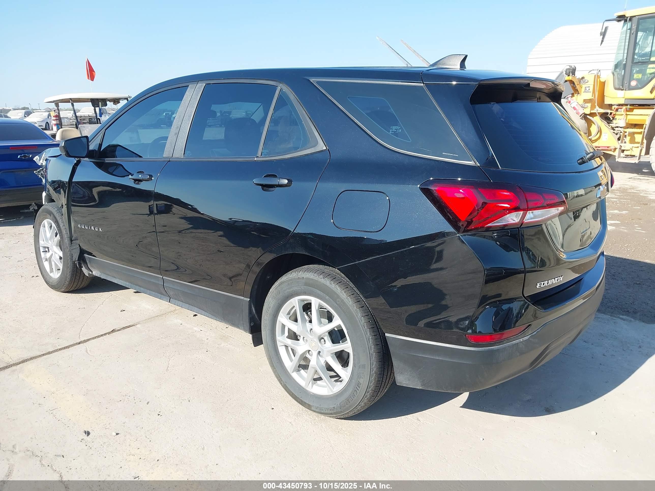 CHEVROLET EQUINOX image 3
