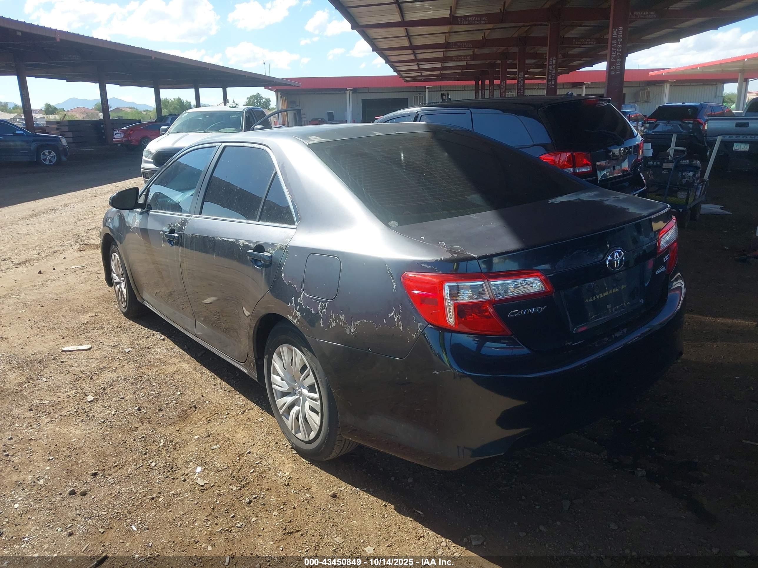 TOYOTA CAMRY image 3