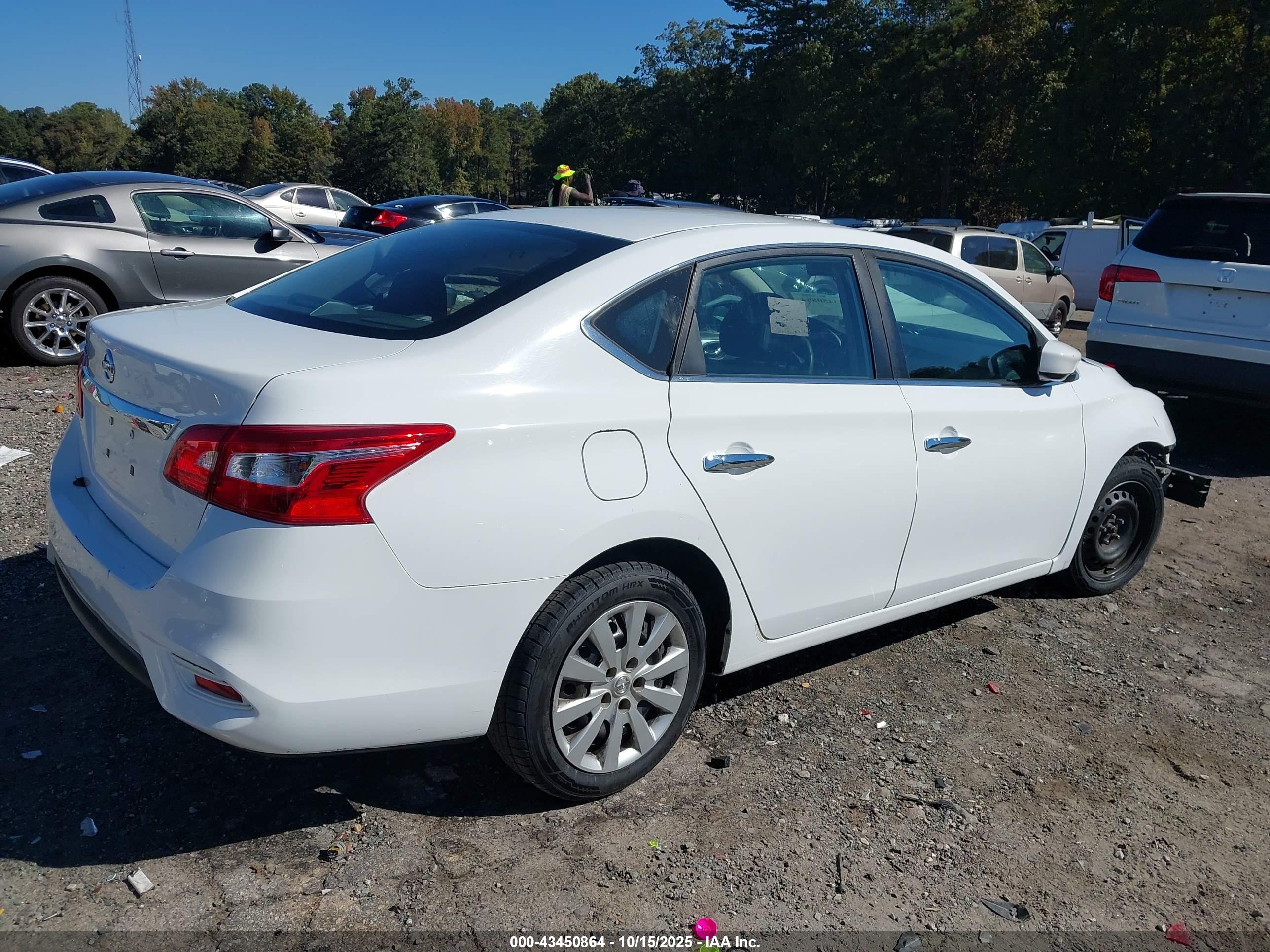 NISSAN SENTRA image 4