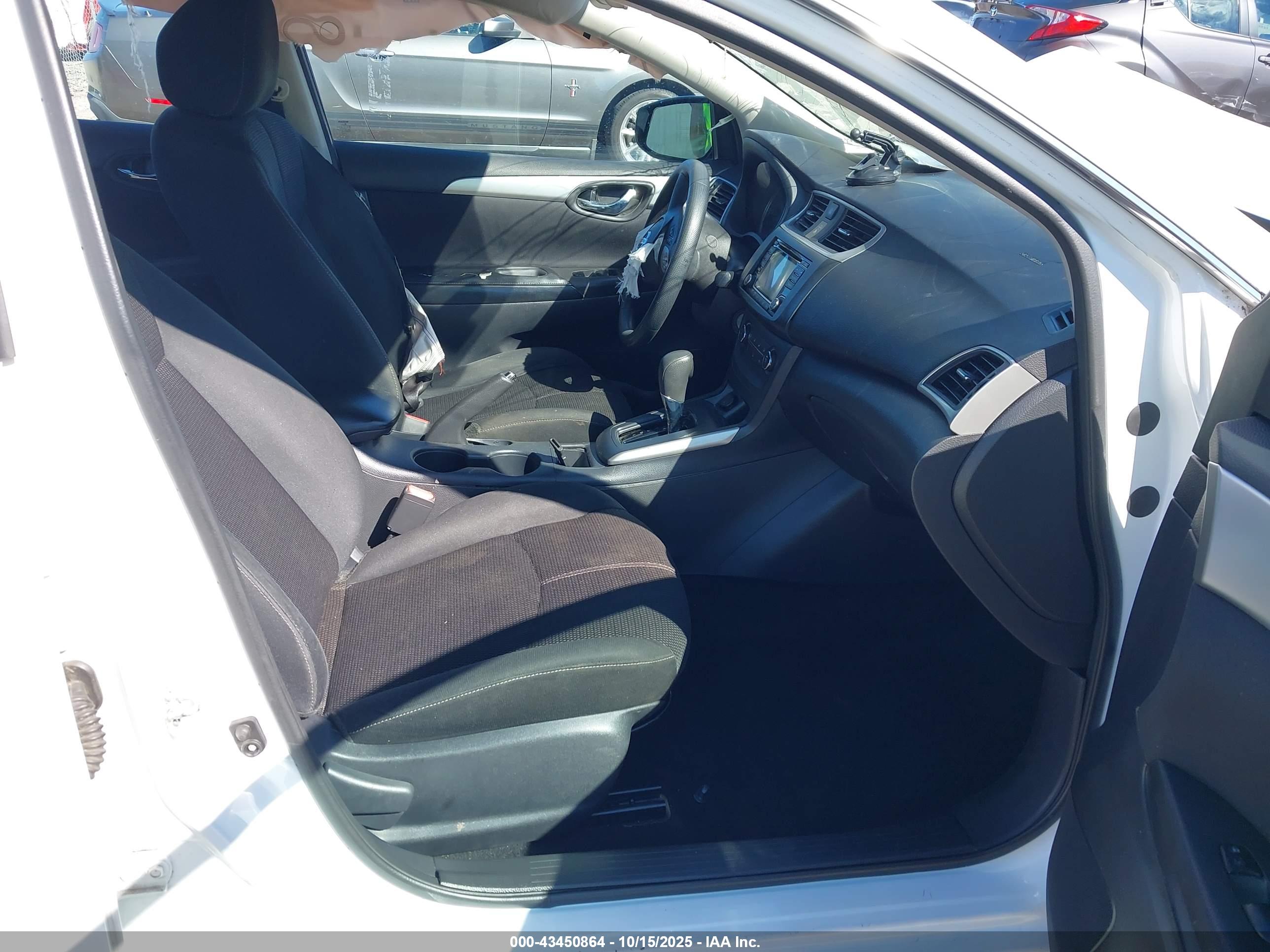 NISSAN SENTRA image 5
