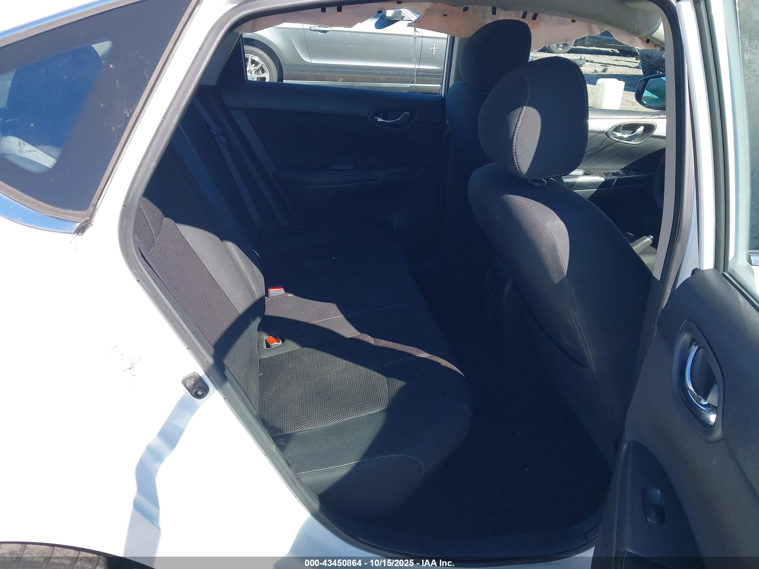NISSAN SENTRA image 8