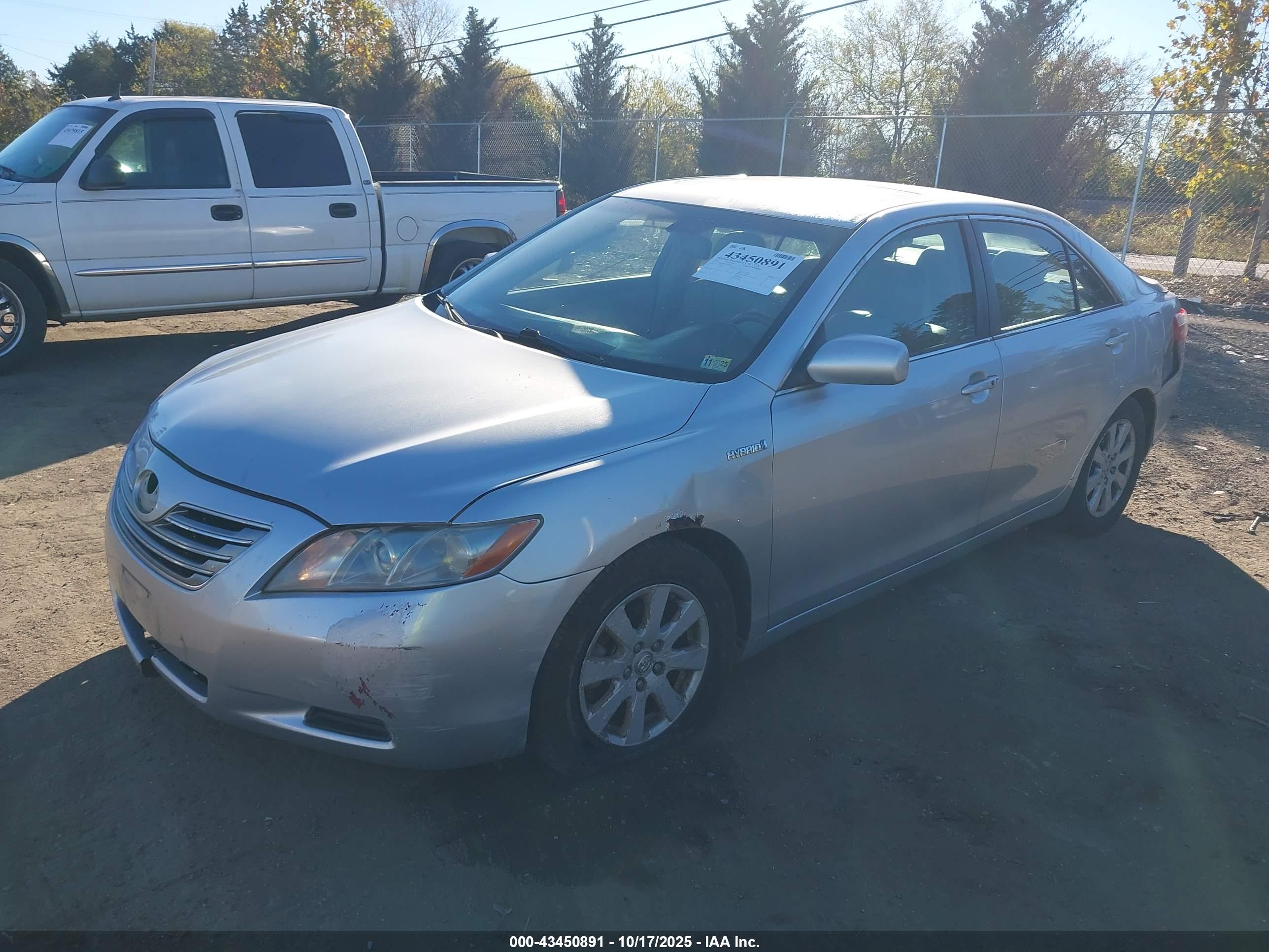 TOYOTA CAMRY image 2