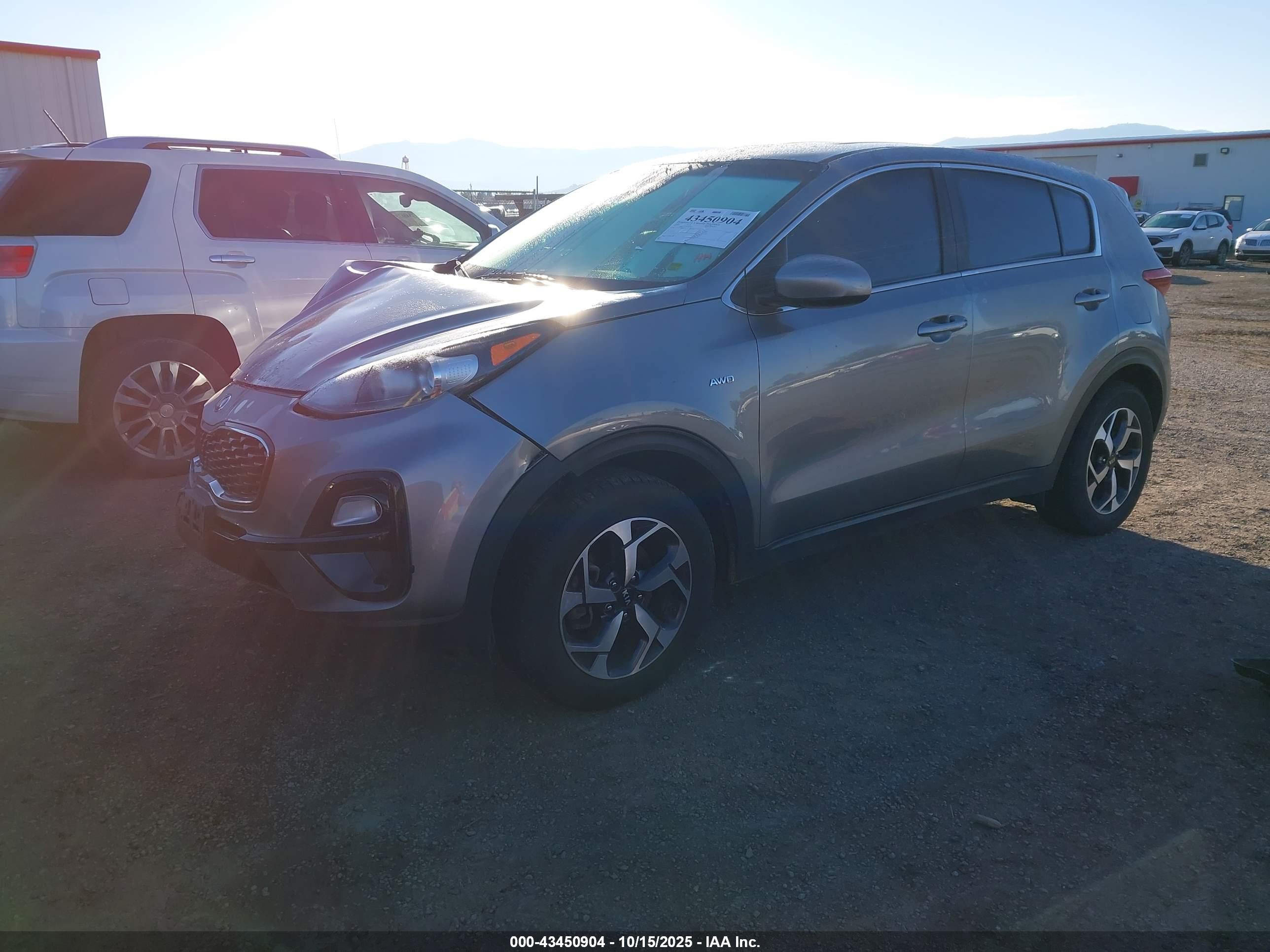 KIA SPORTAGE image 2