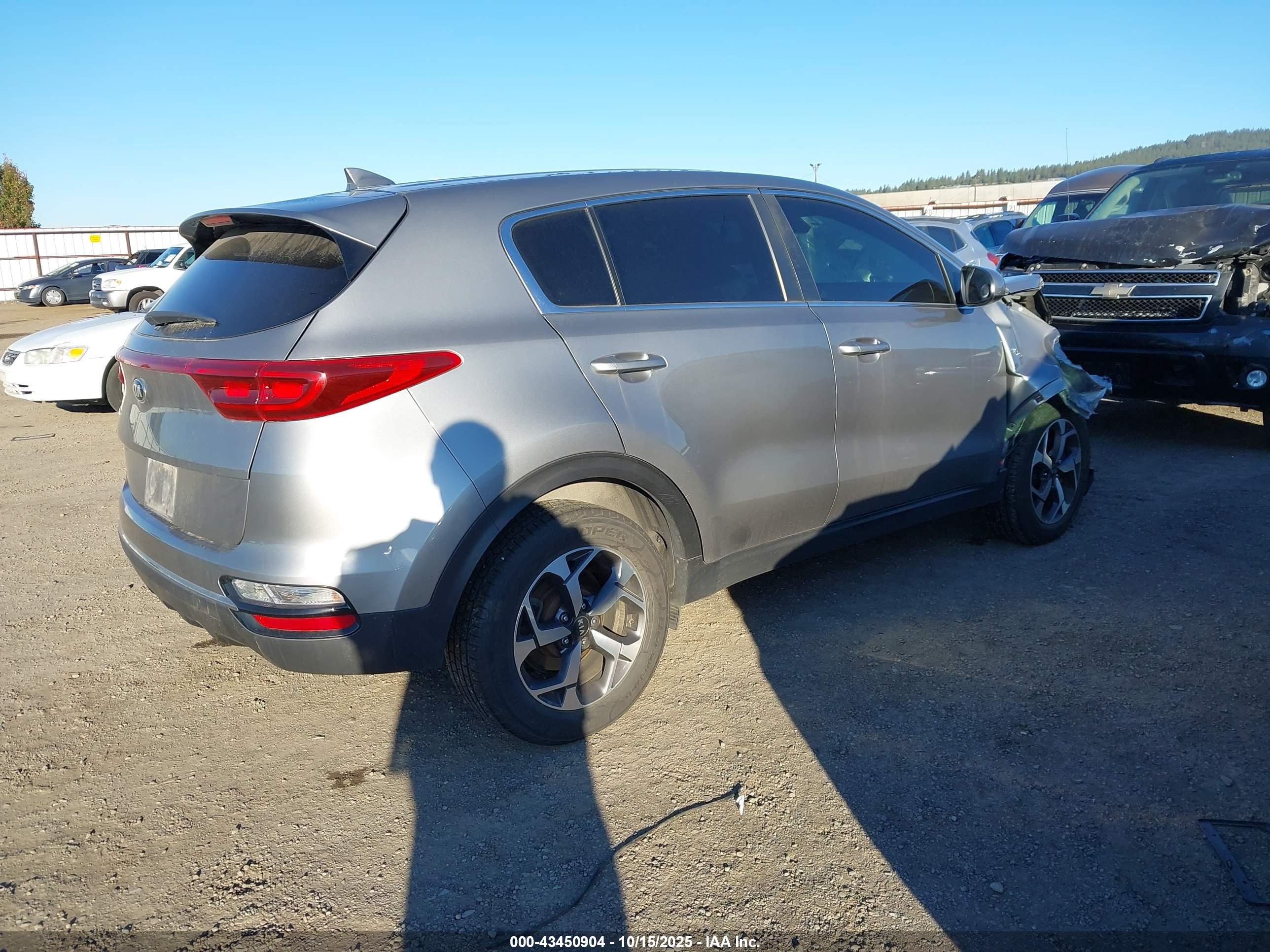 KIA SPORTAGE image 4