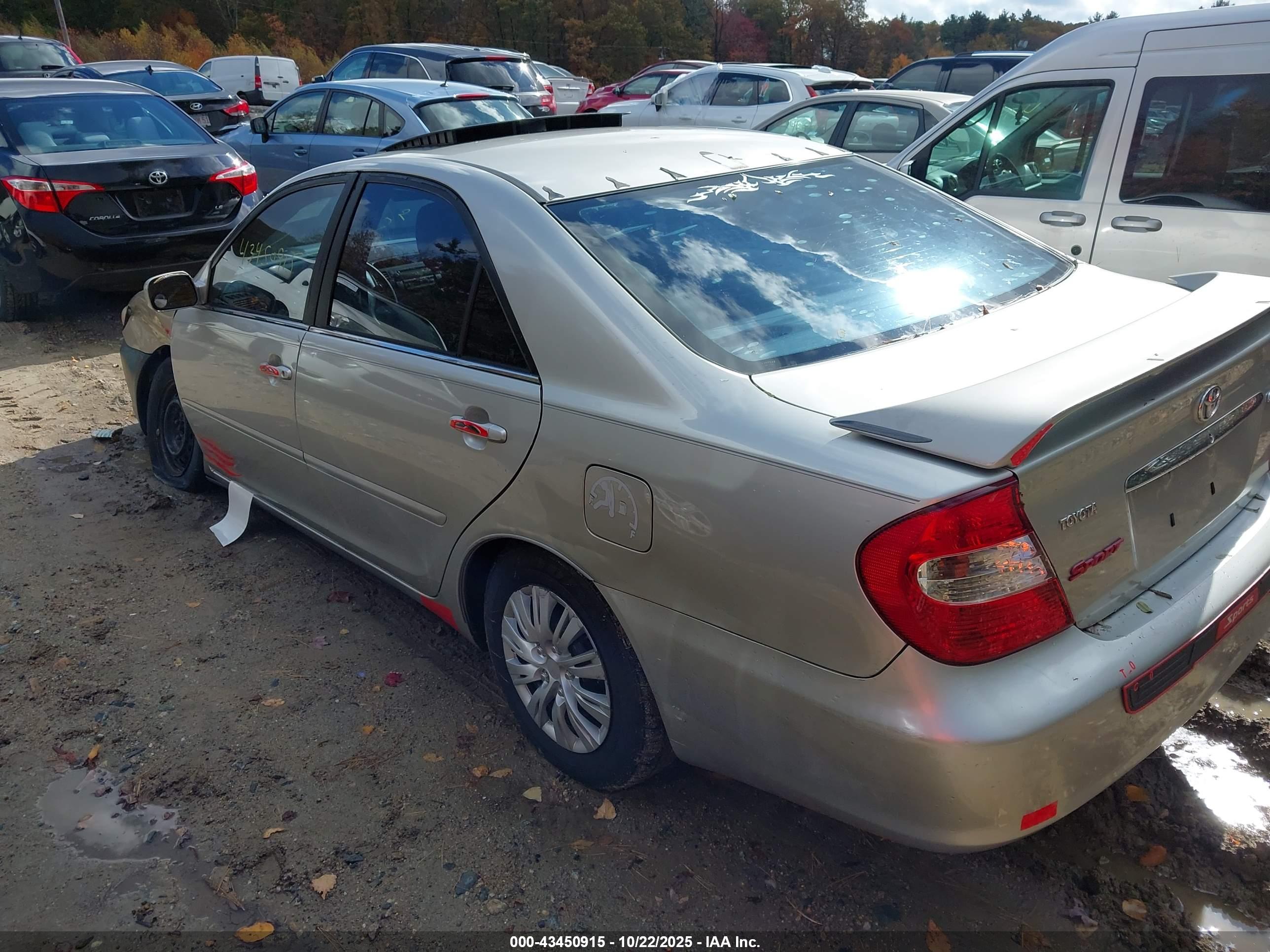 TOYOTA CAMRY image 3
