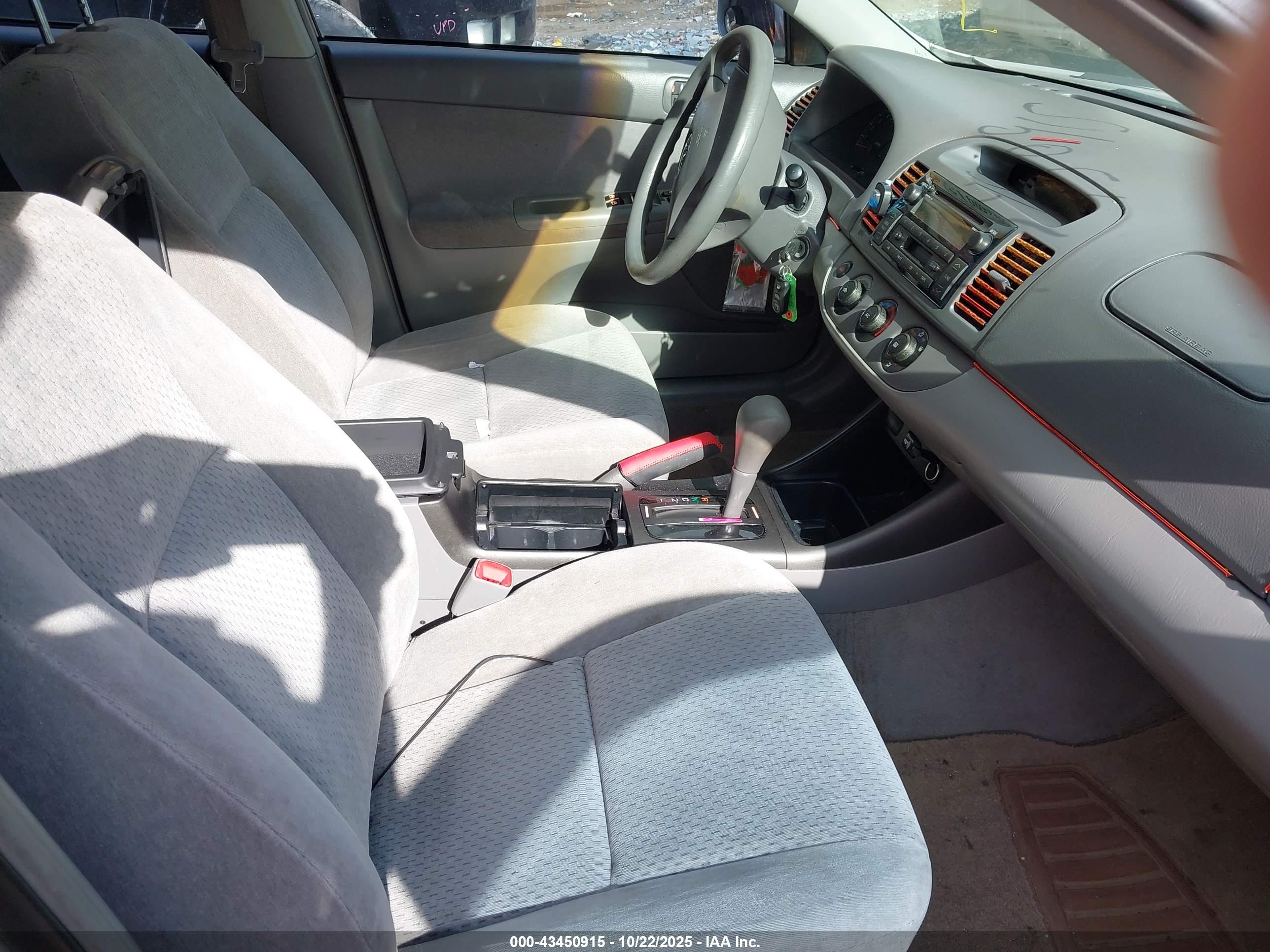 TOYOTA CAMRY image 5