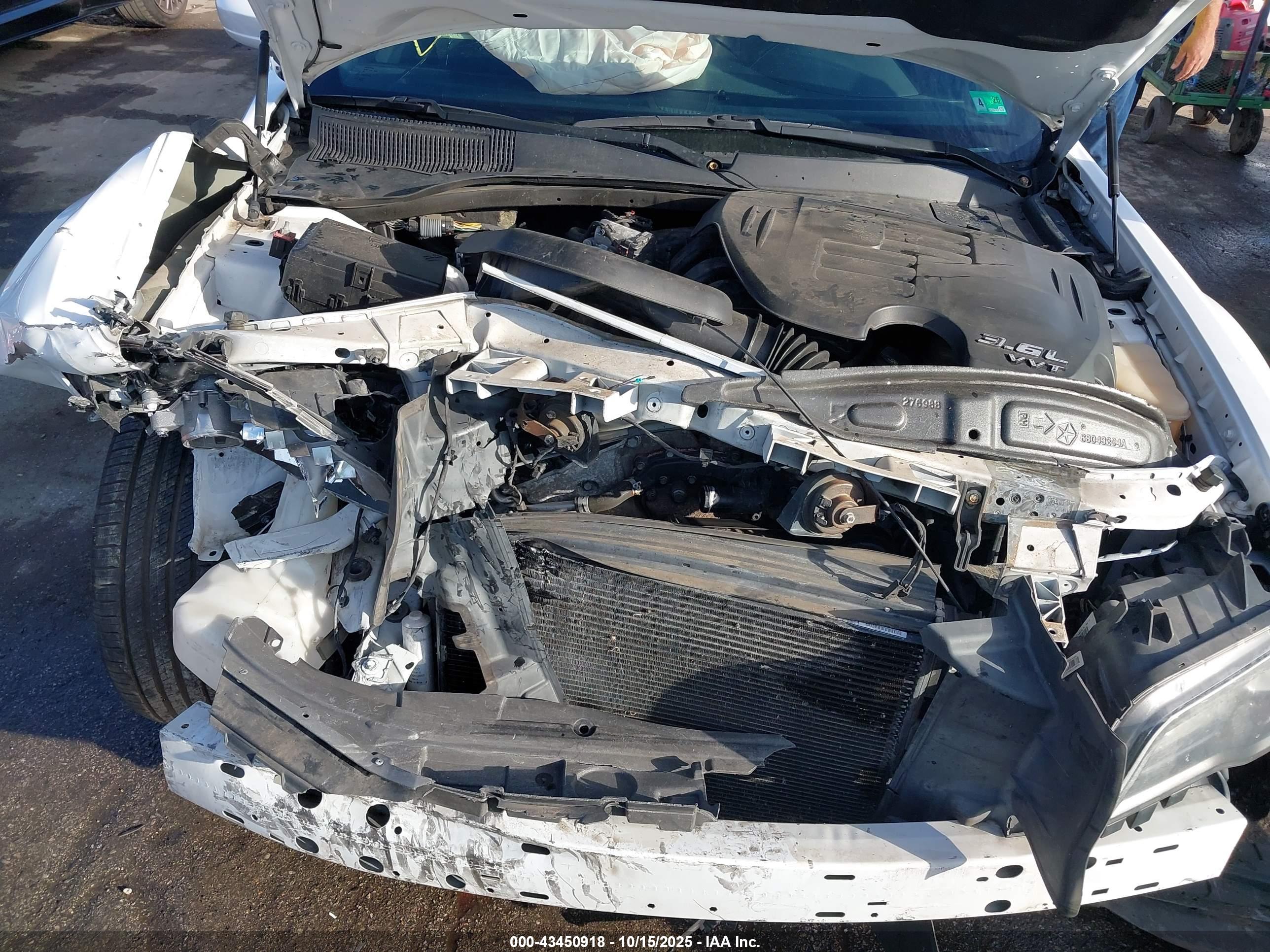 CHRYSLER 300 image 10