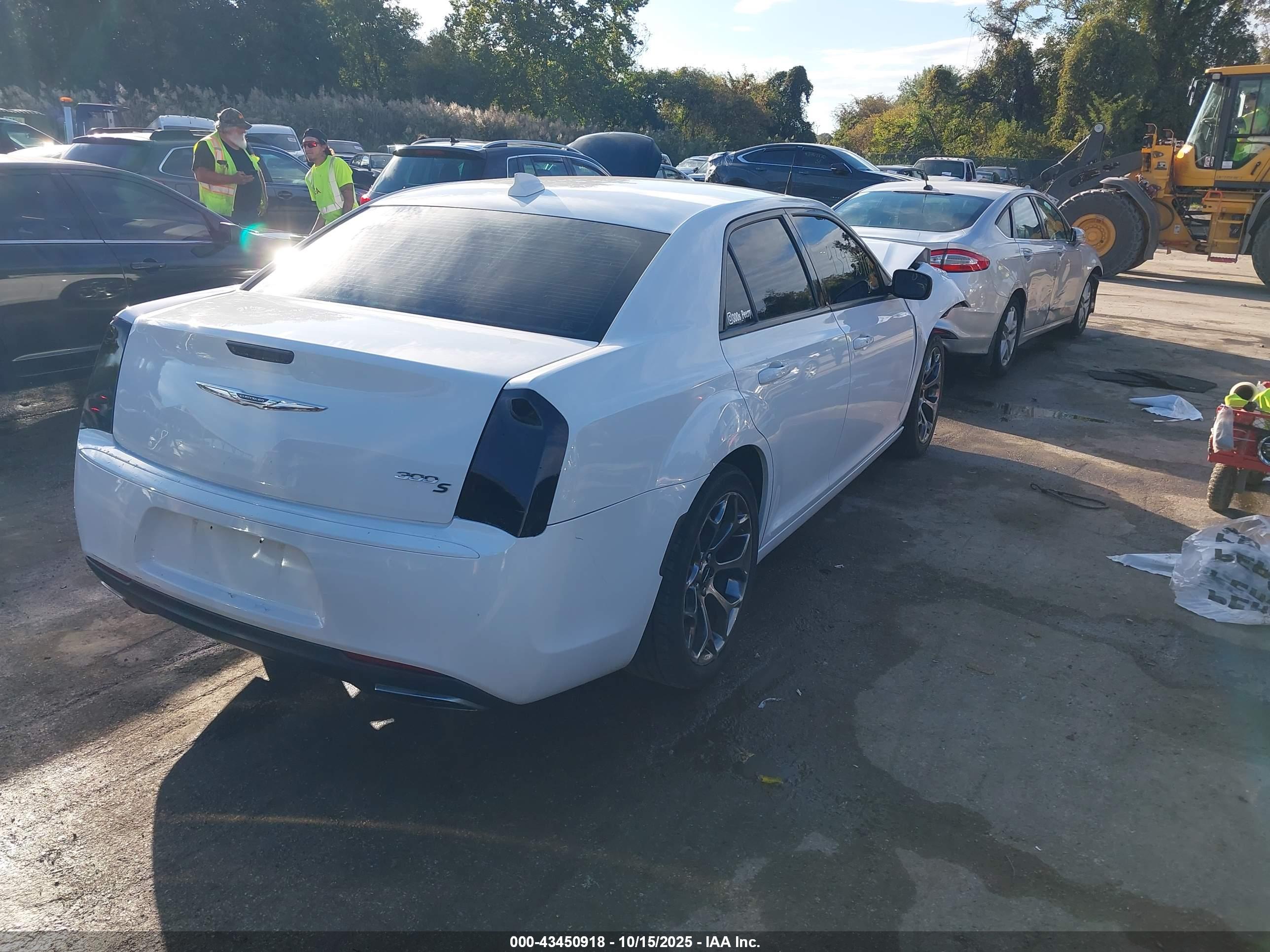 CHRYSLER 300 image 4