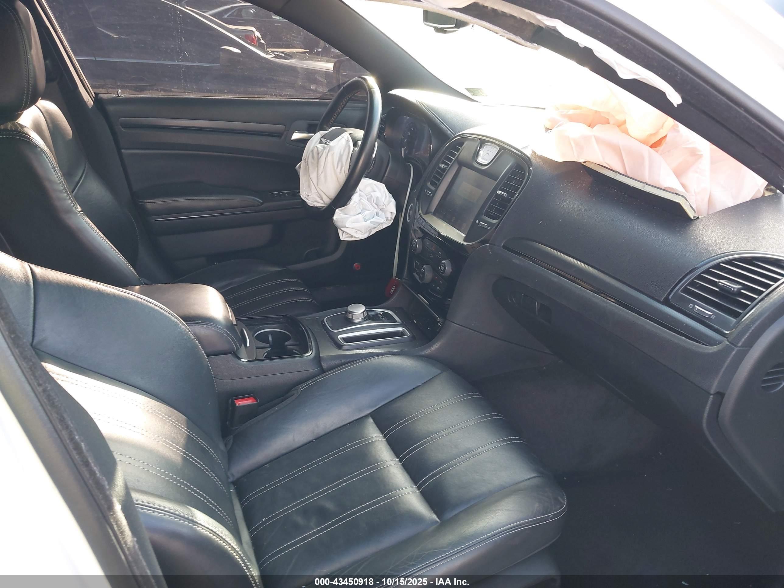 CHRYSLER 300 image 5