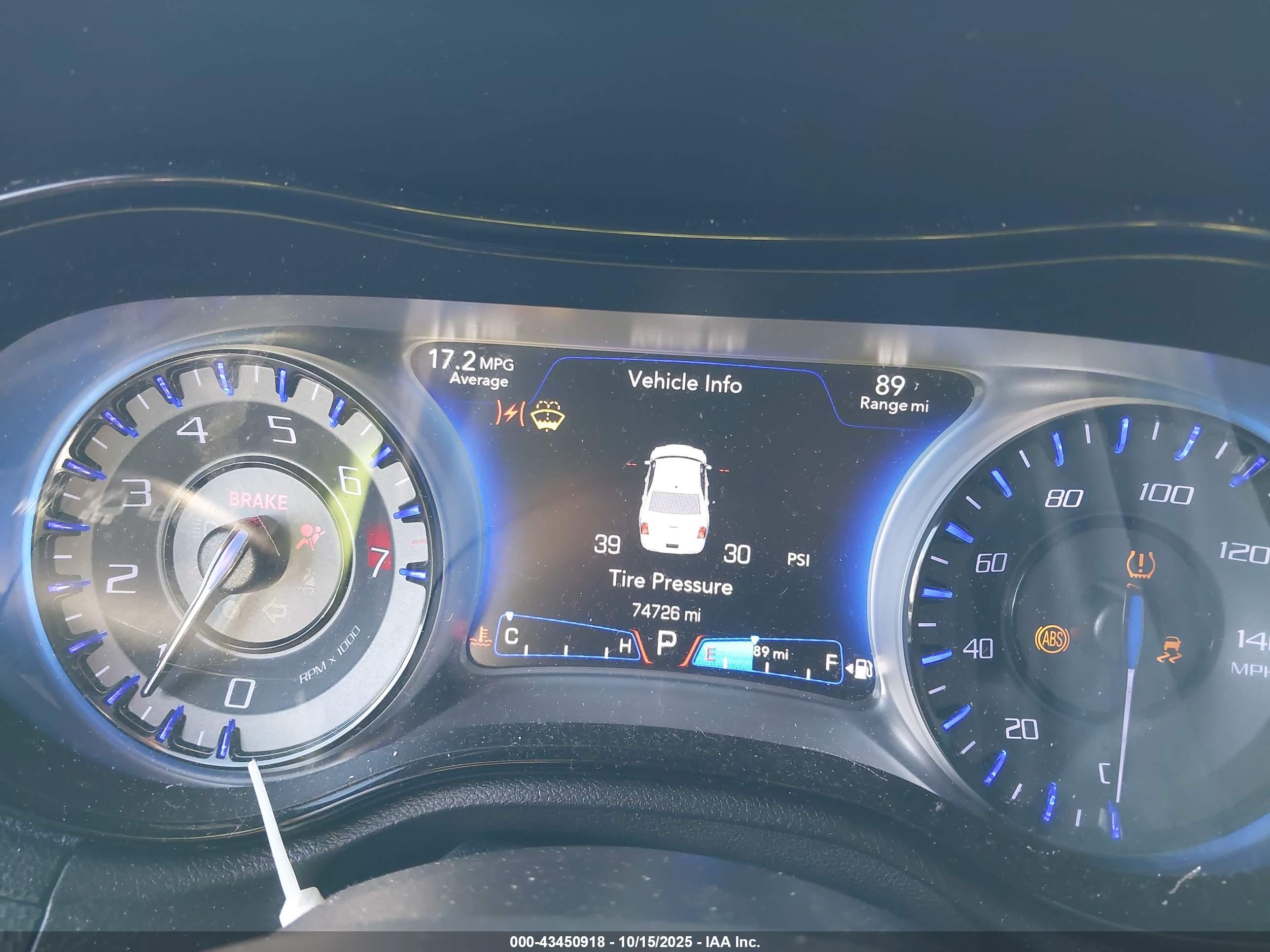 CHRYSLER 300 image 7