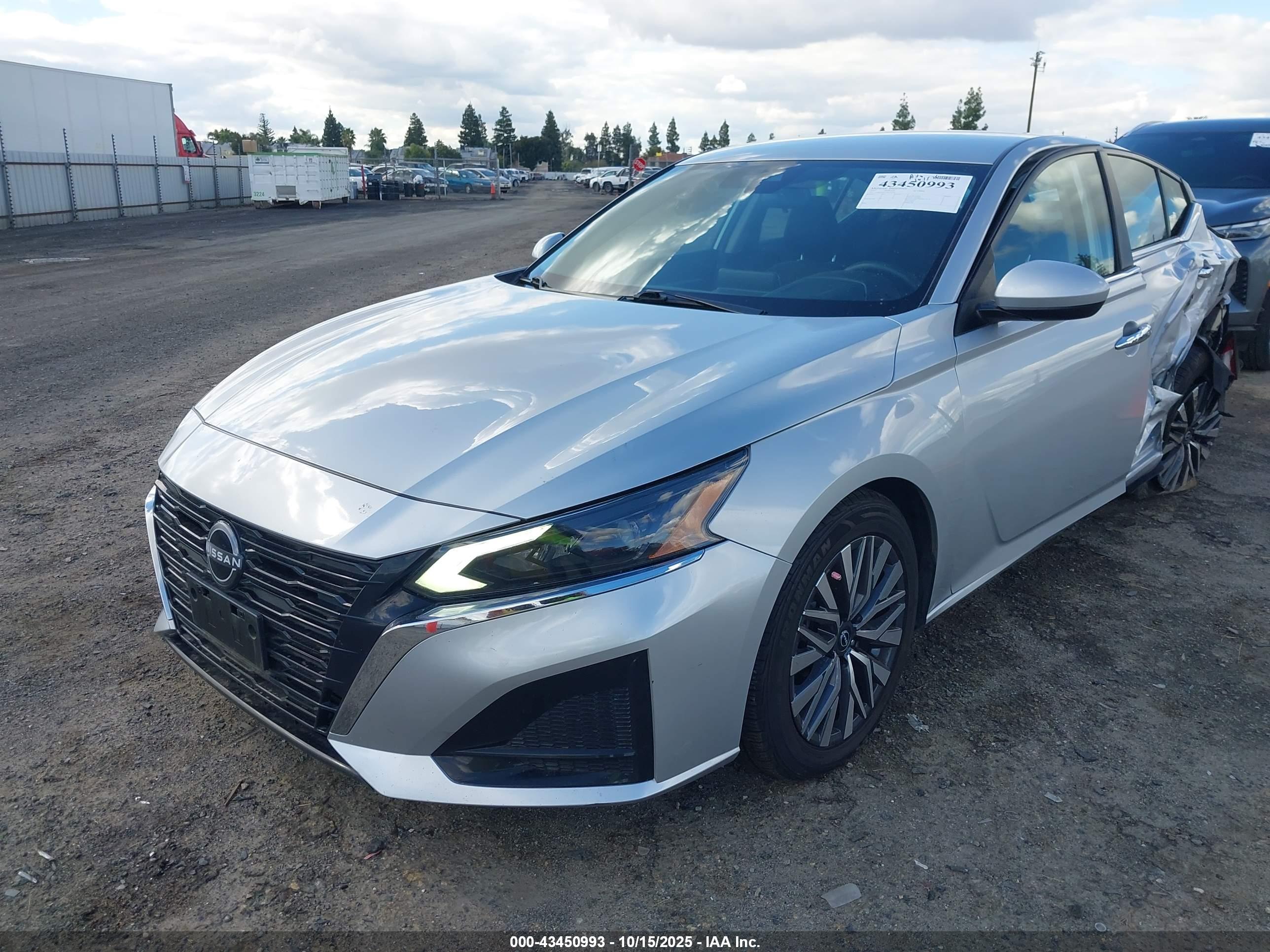 NISSAN ALTIMA image 2