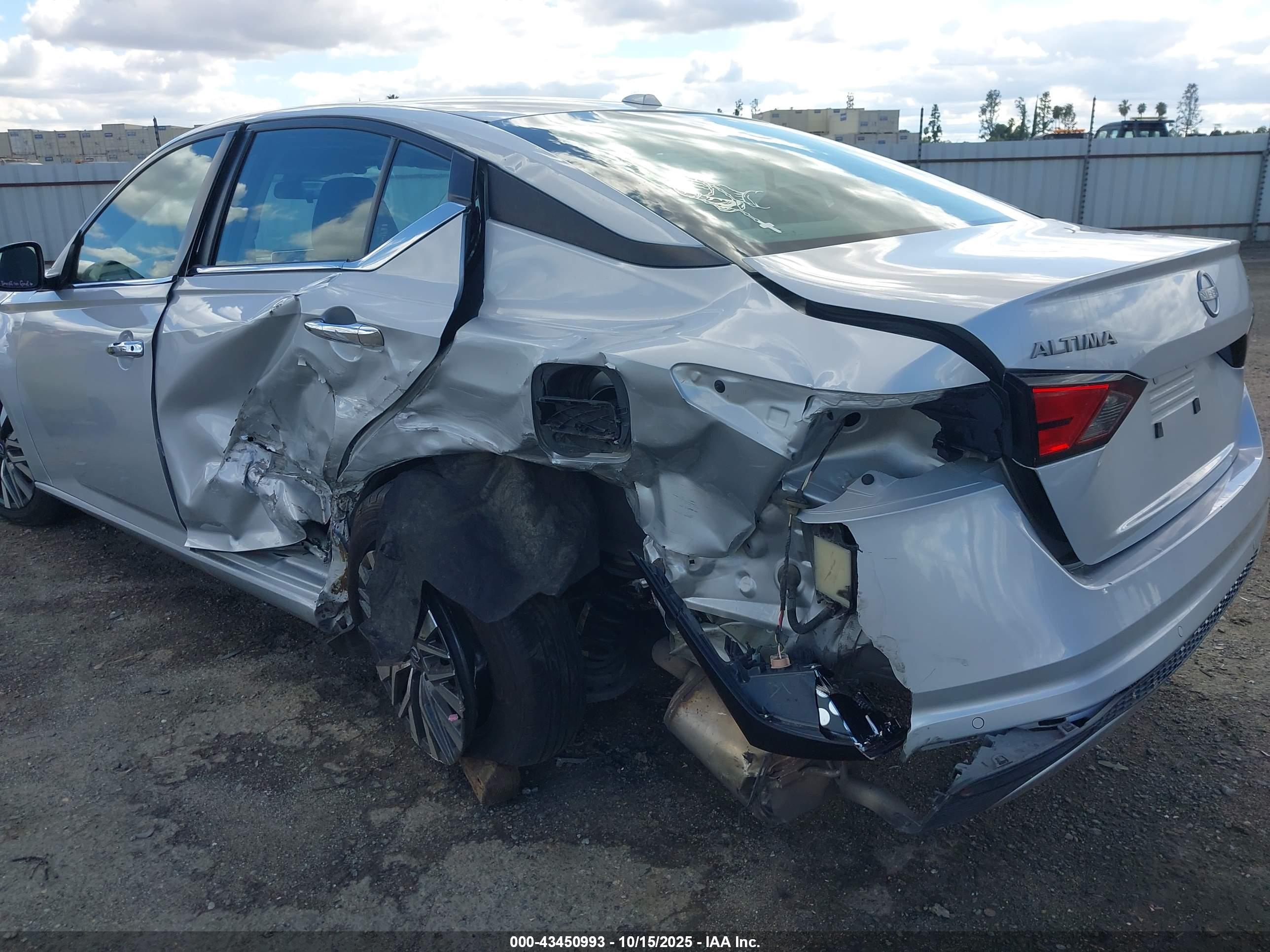 NISSAN ALTIMA image 6