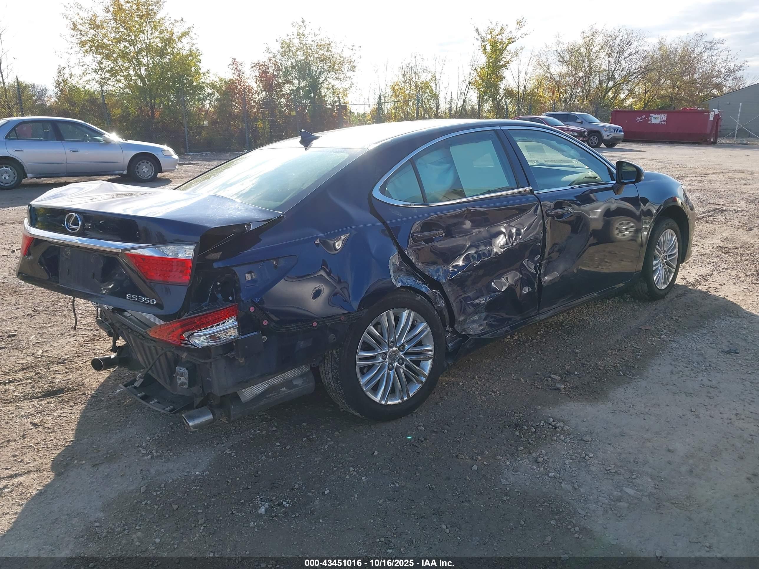 LEXUS ES image 4