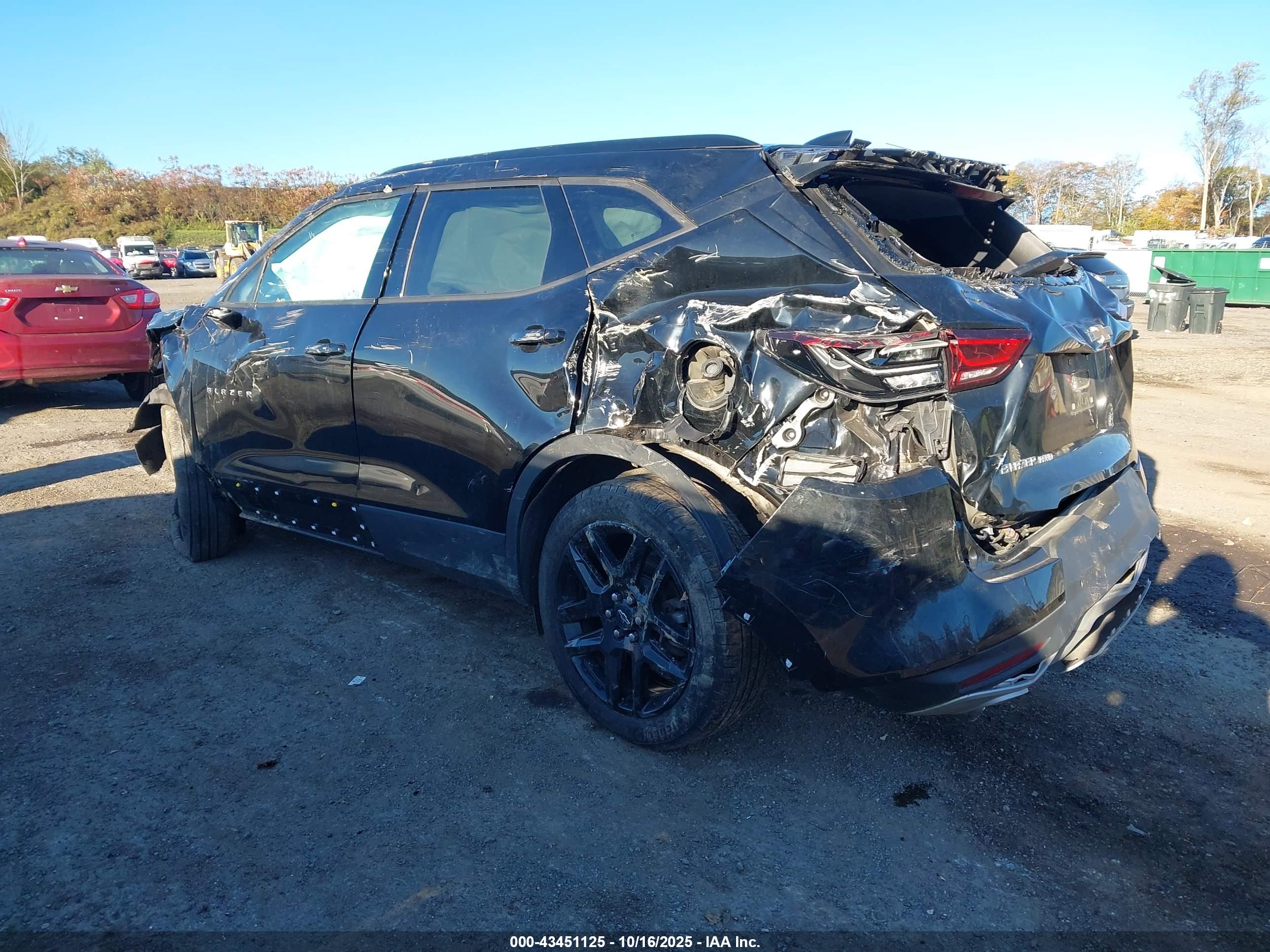 CHEVROLET BLAZER image 3