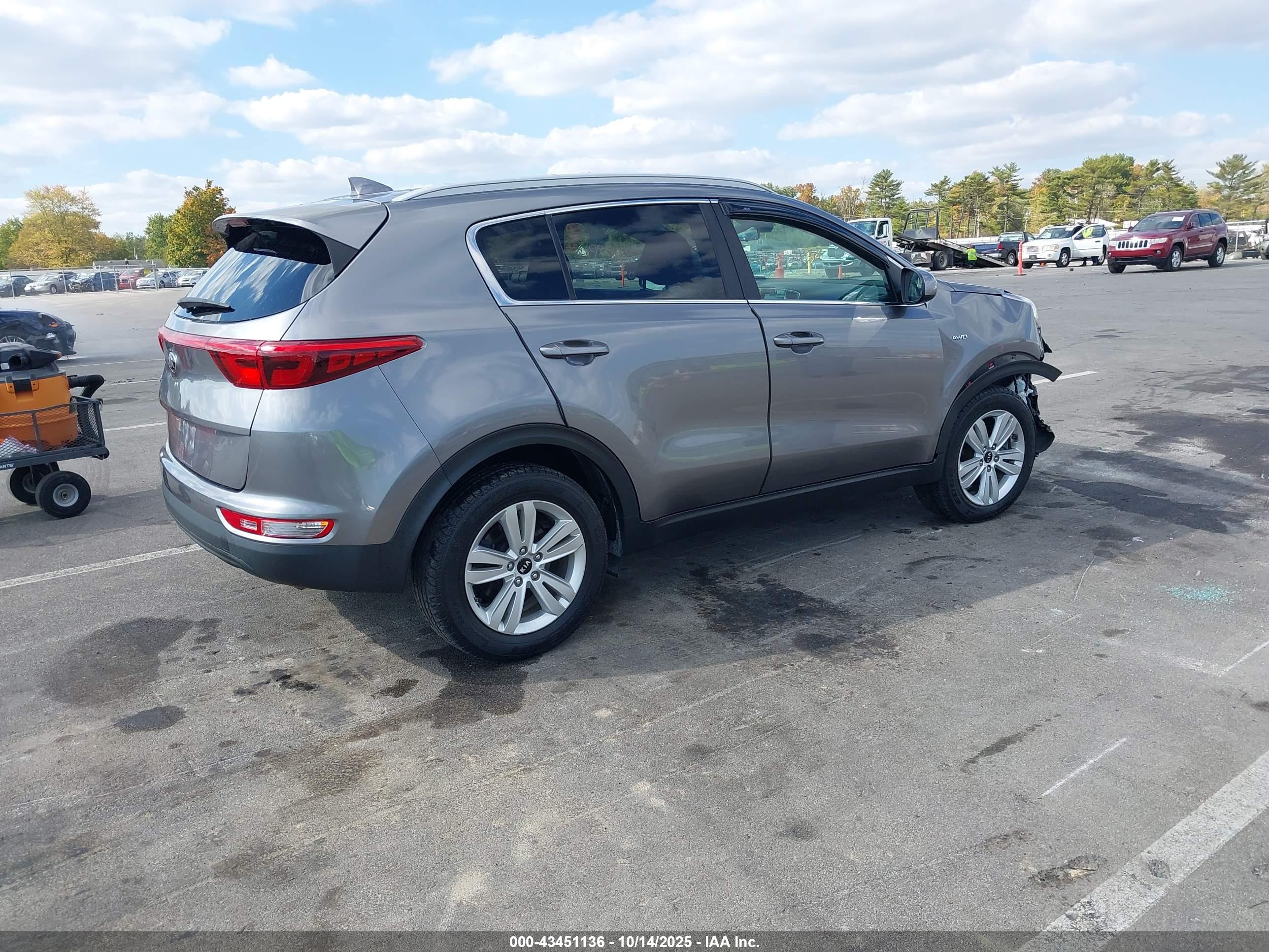 KIA SPORTAGE image 4
