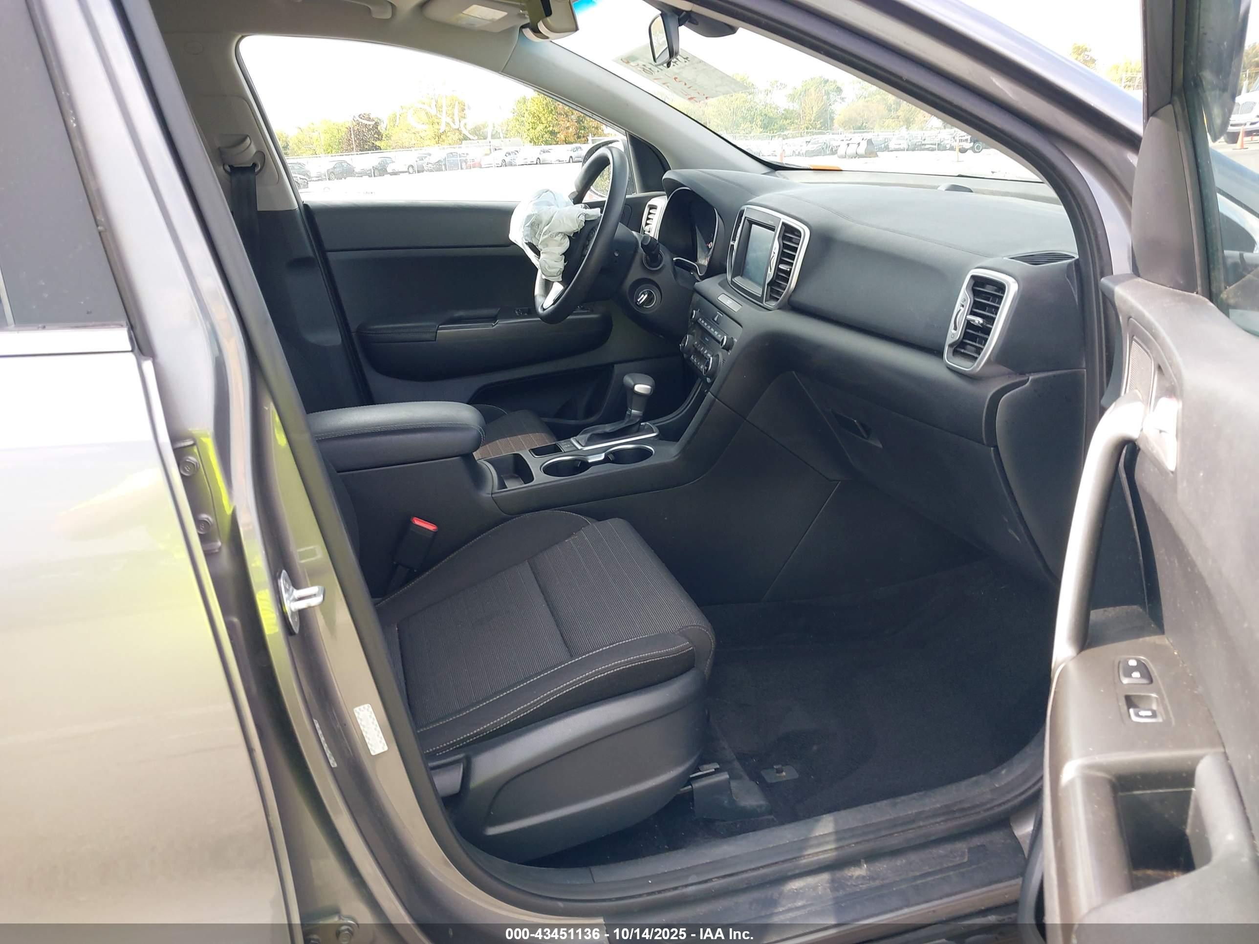 KIA SPORTAGE image 5