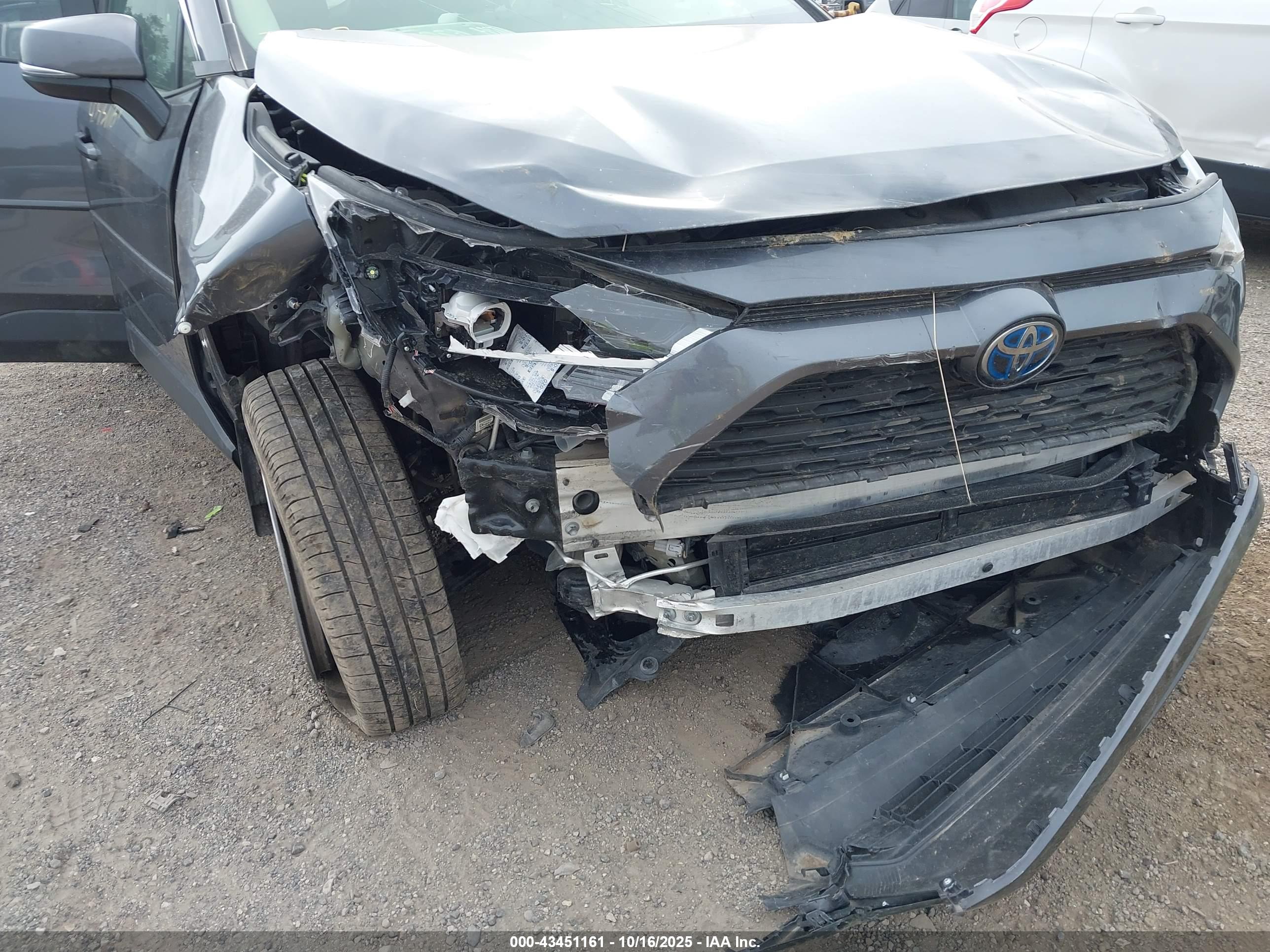 TOYOTA RAV4 image 6