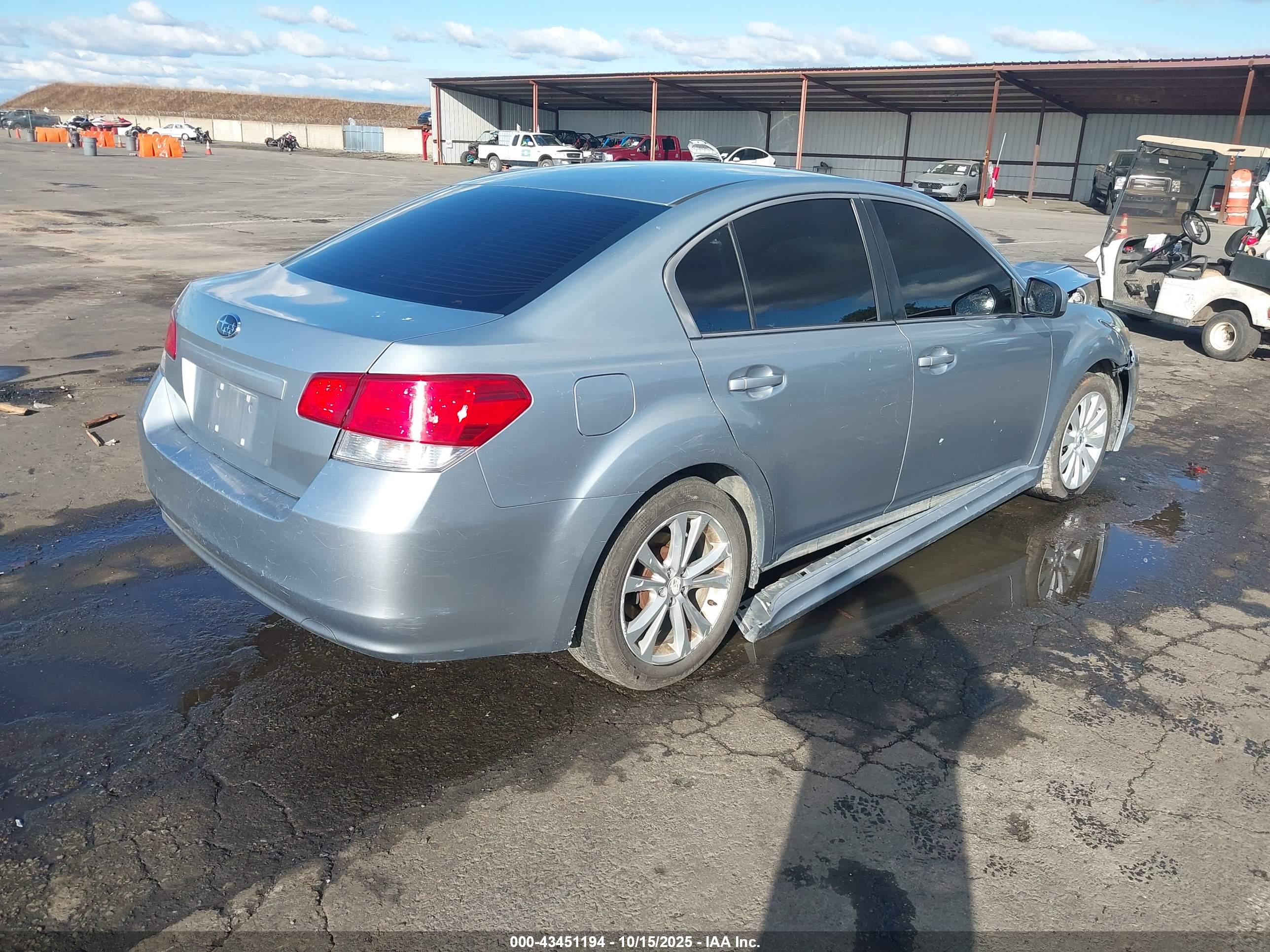 SUBARU LEGACY image 4