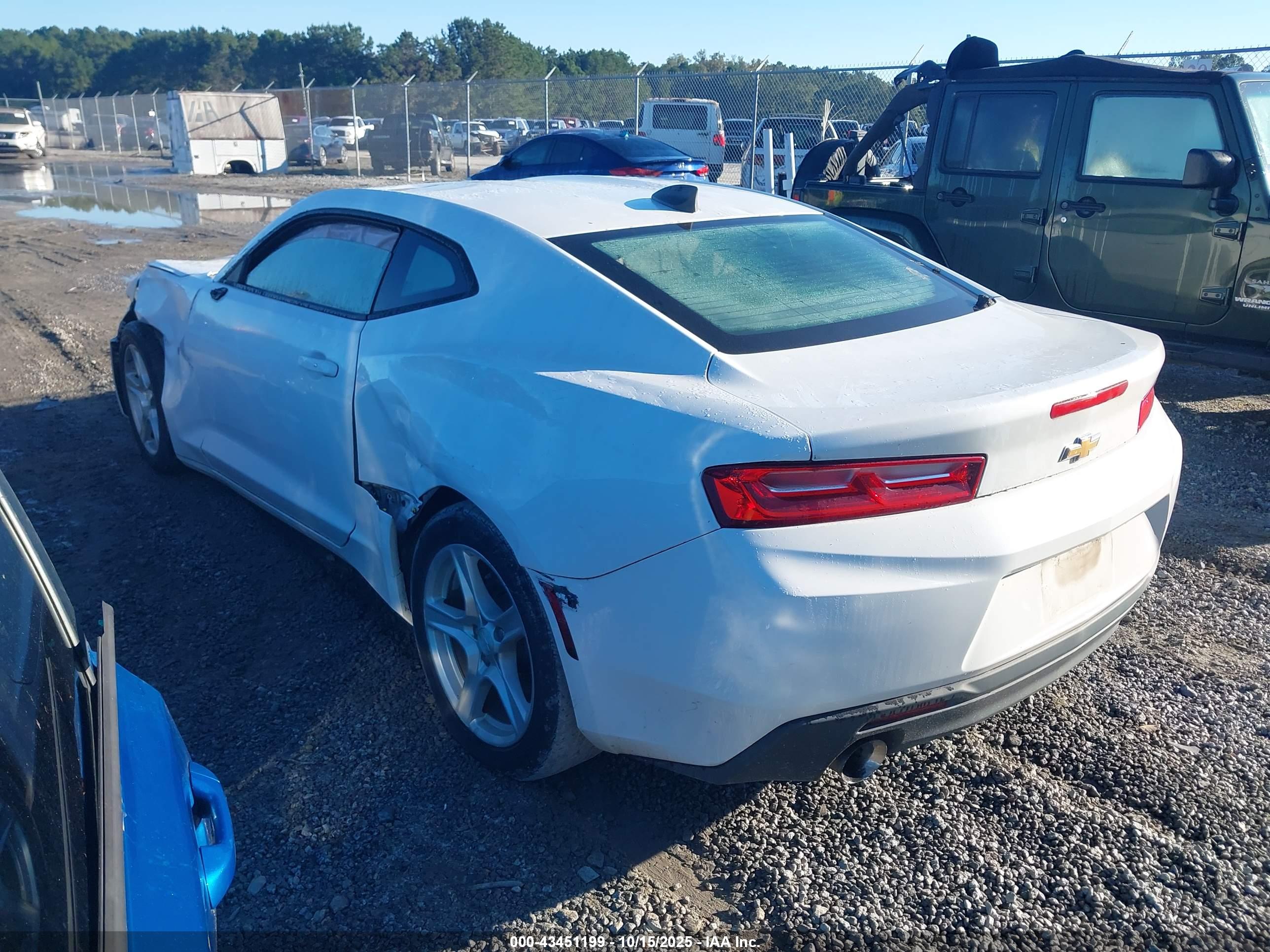 CHEVROLET CAMARO image 3