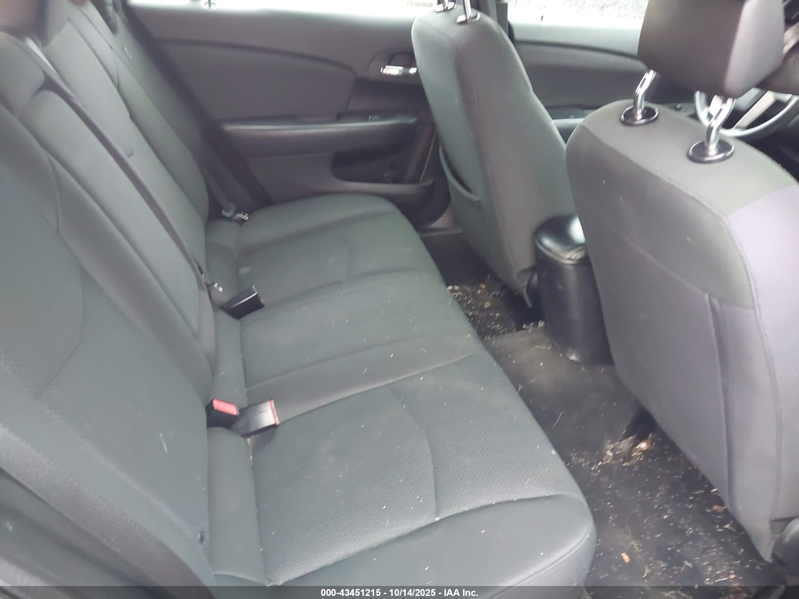 CHRYSLER 200 image 8