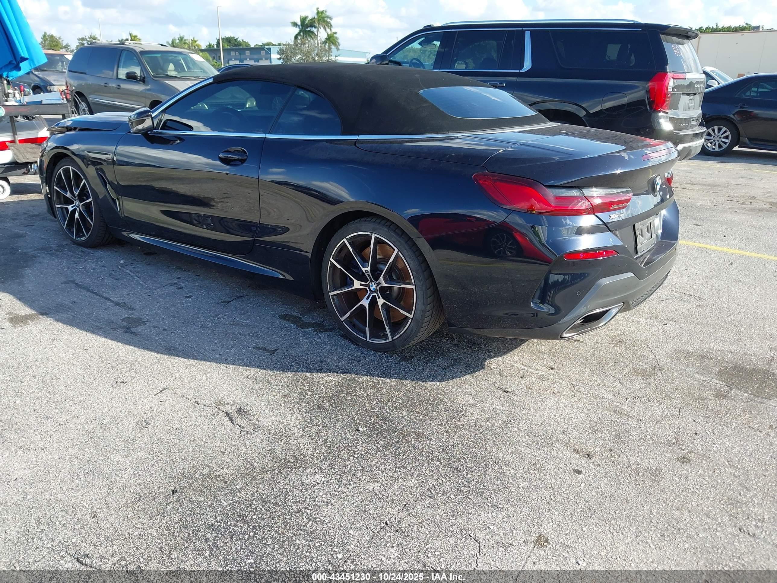 BMW M850I image 3