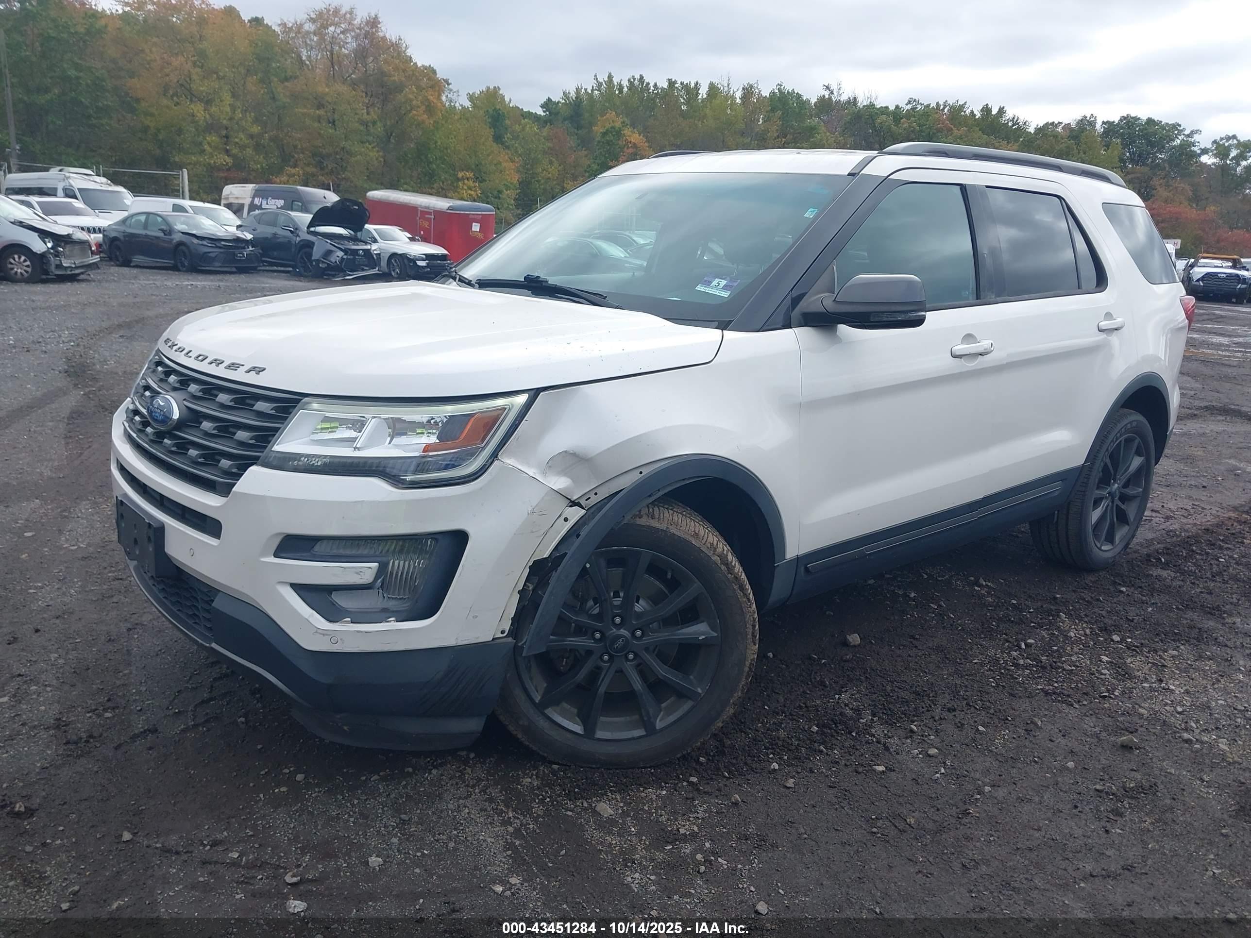 FORD EXPLORER image 6