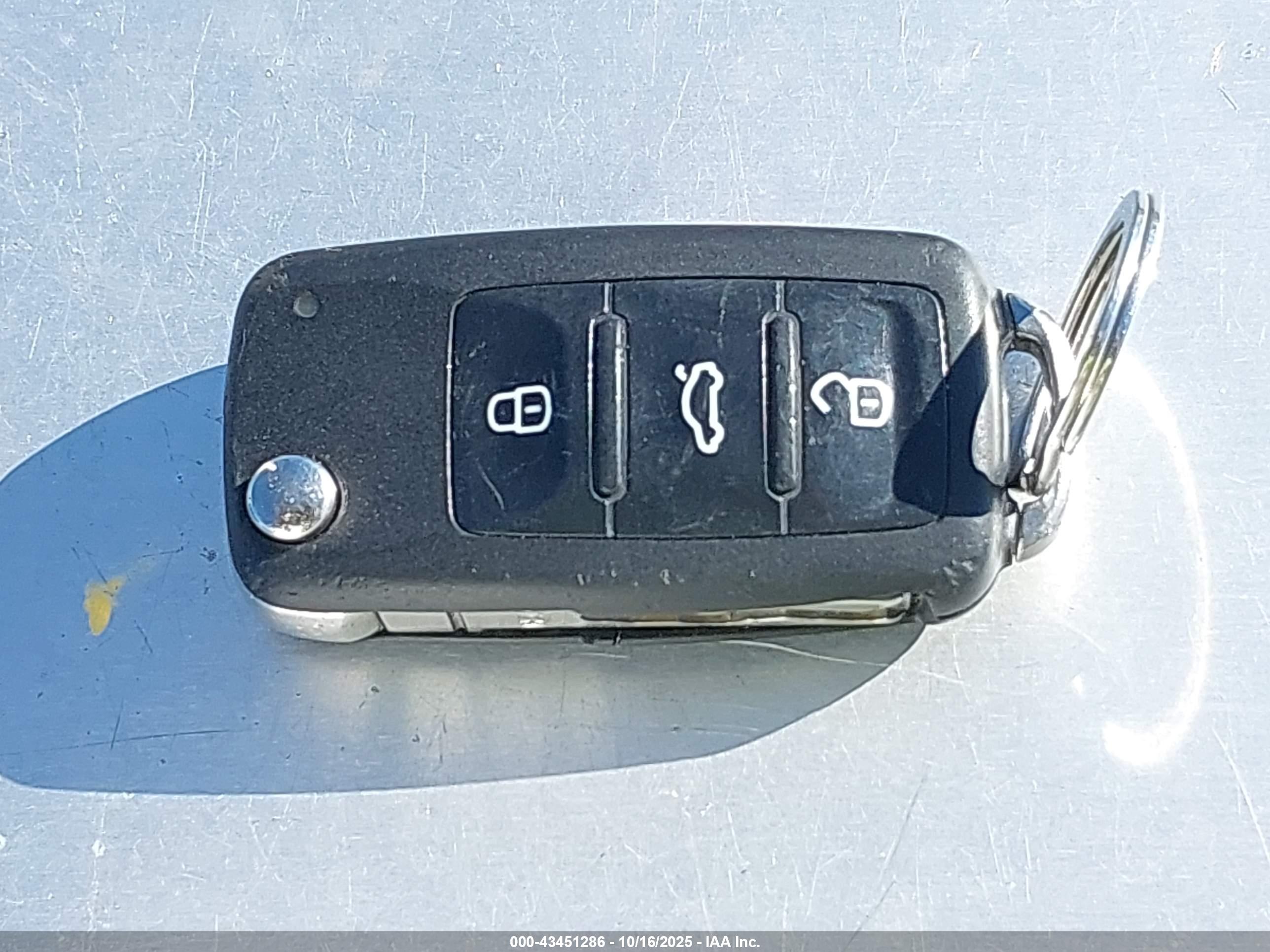 VOLKSWAGEN PASSAT image 11