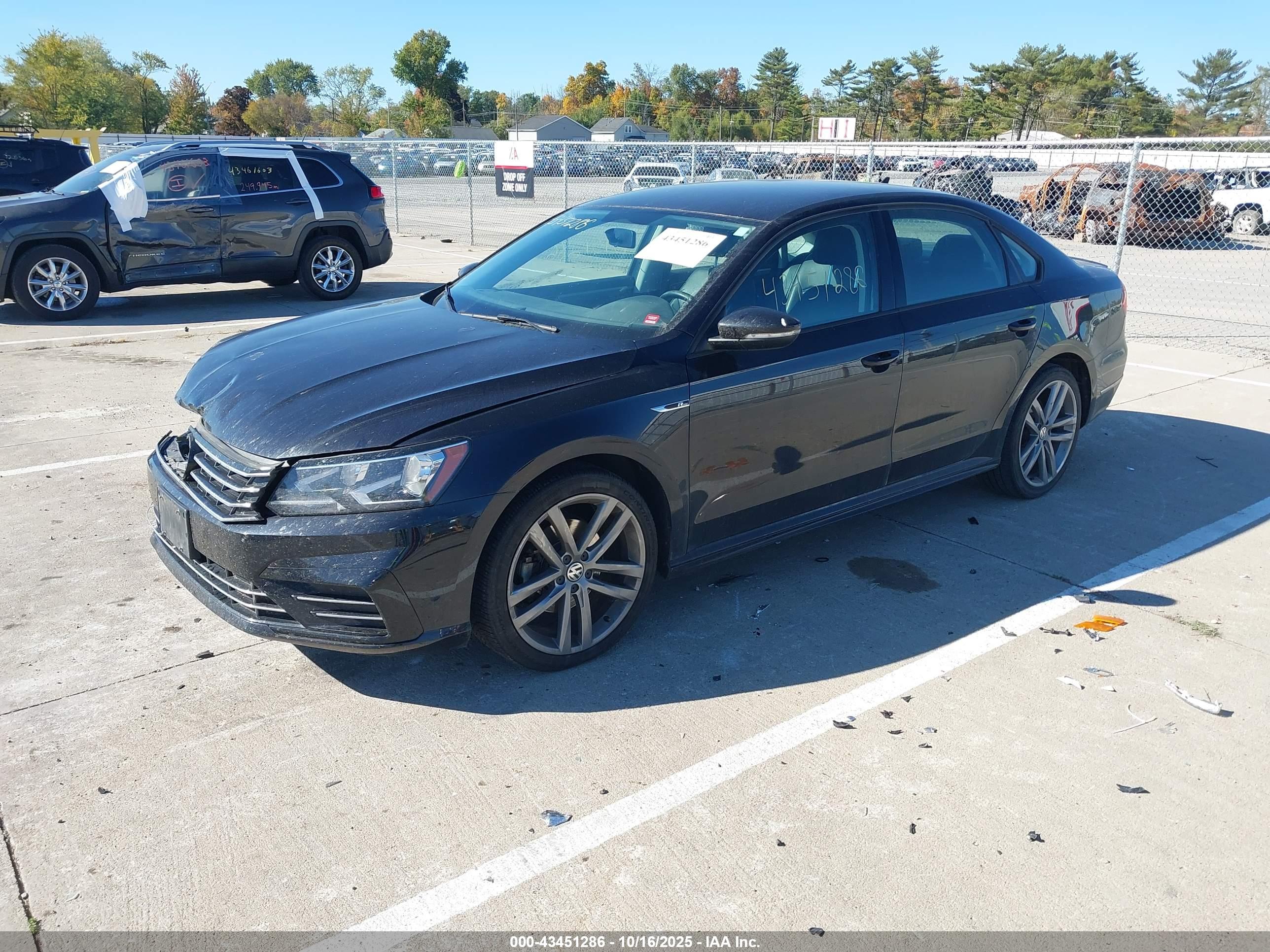 VOLKSWAGEN PASSAT image 2