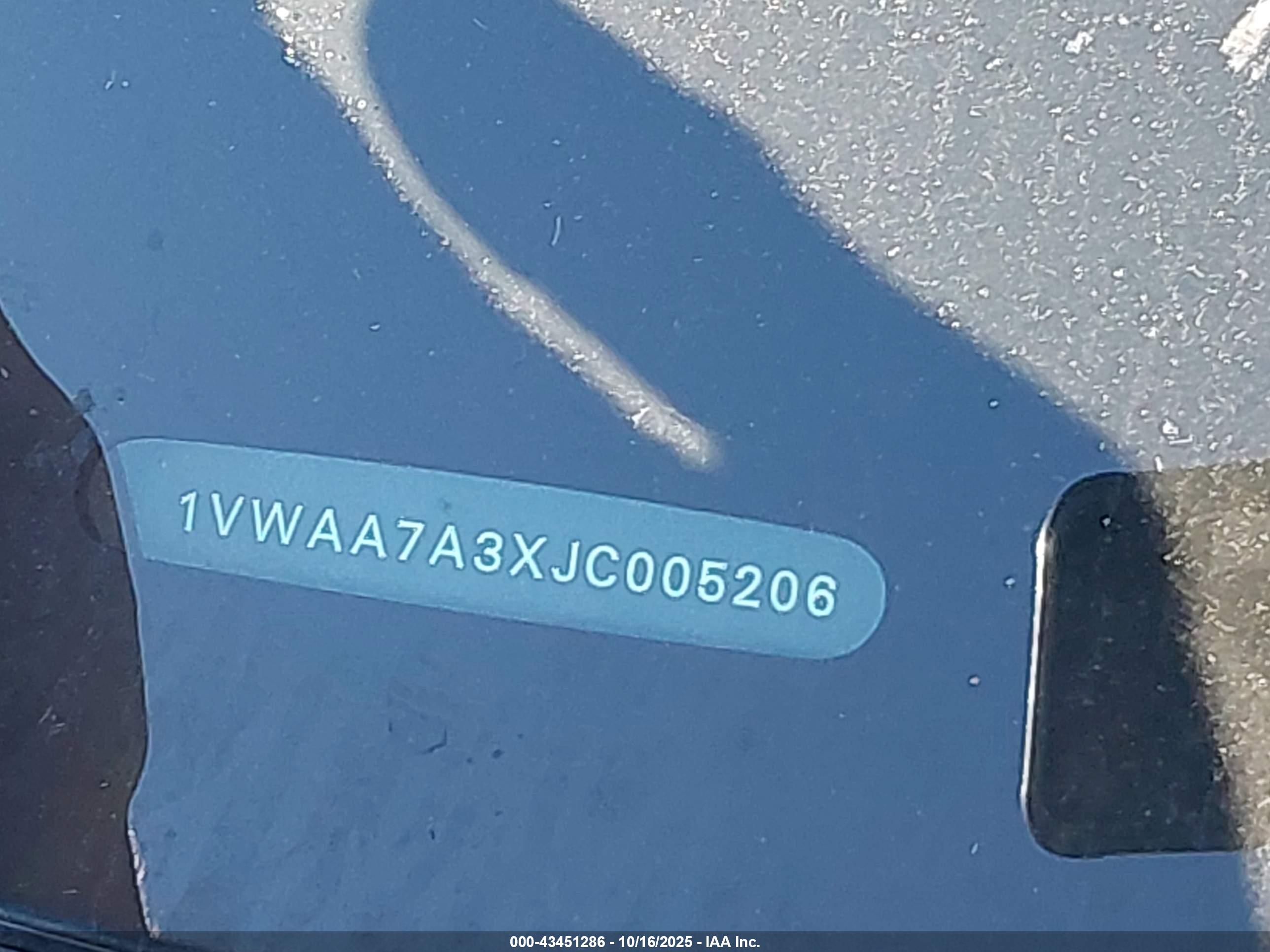 VOLKSWAGEN PASSAT image 9