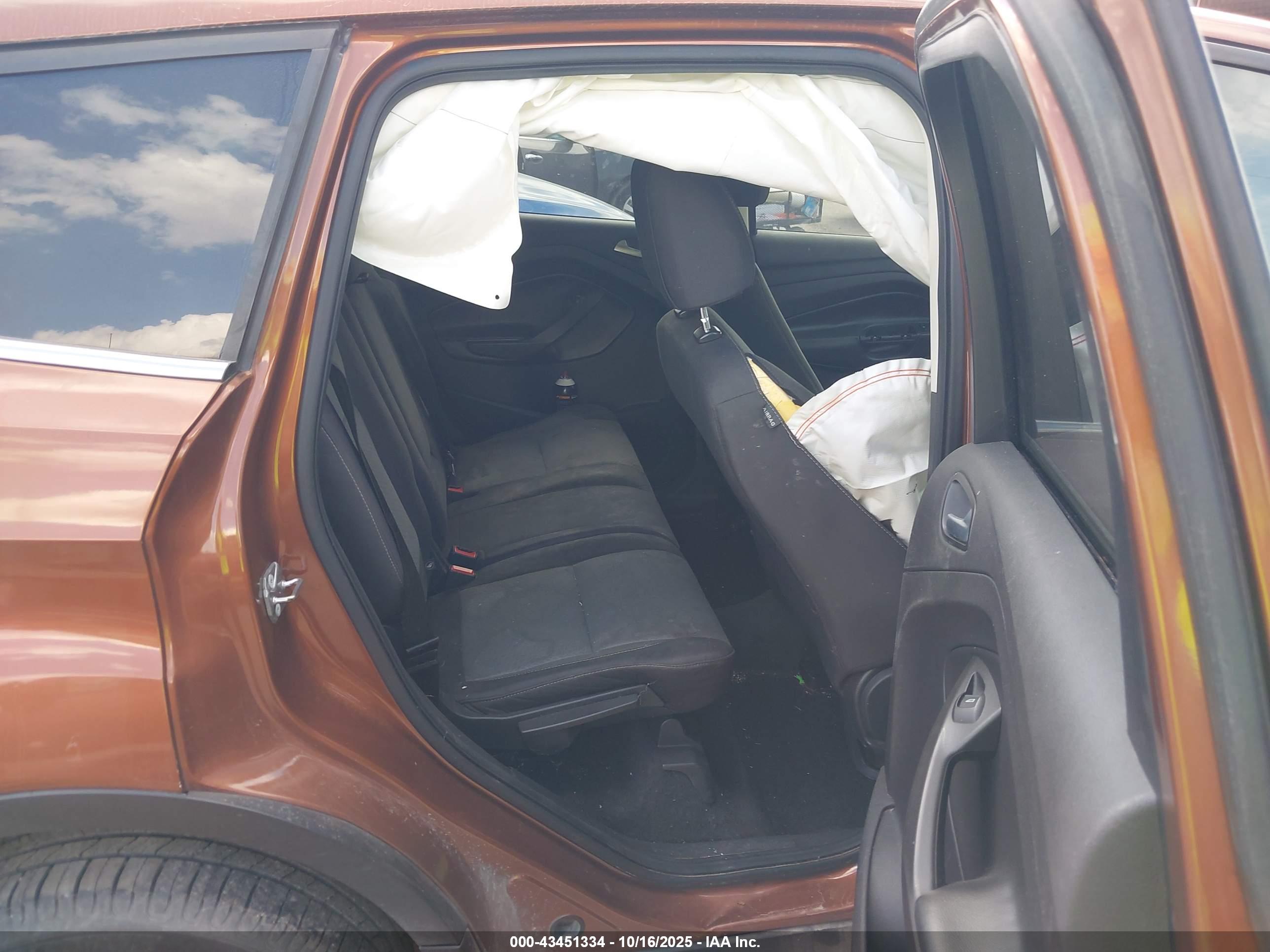 FORD ESCAPE image 8