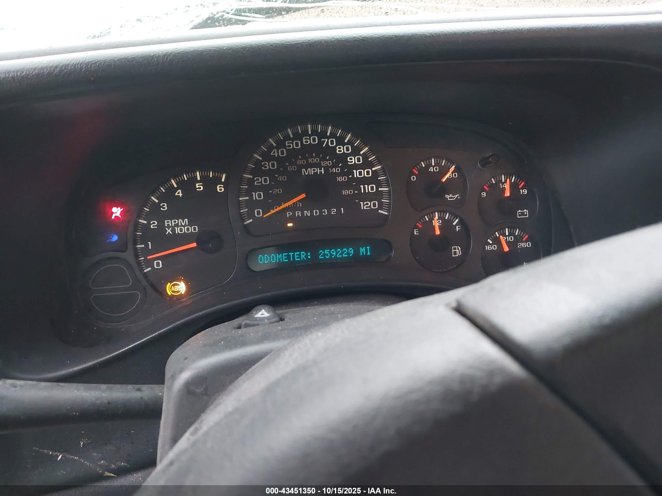 CHEVROLET SILVERADO image 7