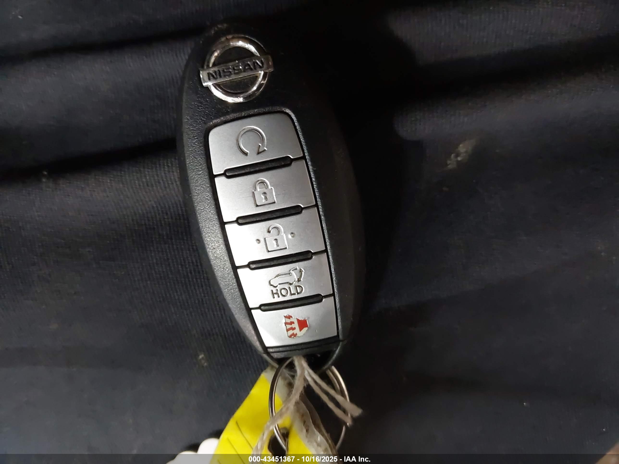 NISSAN ROGUE image 11