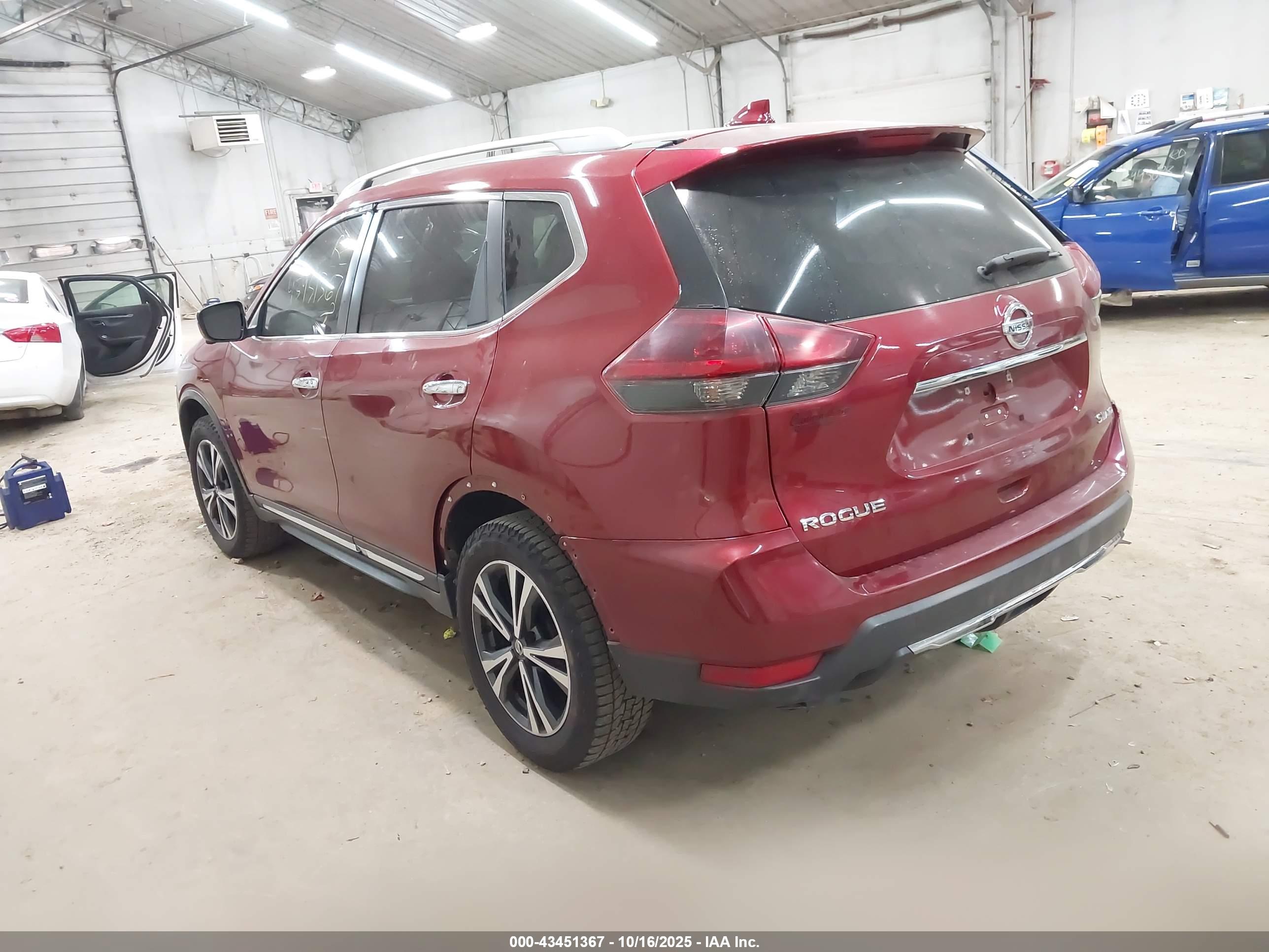 NISSAN ROGUE image 3