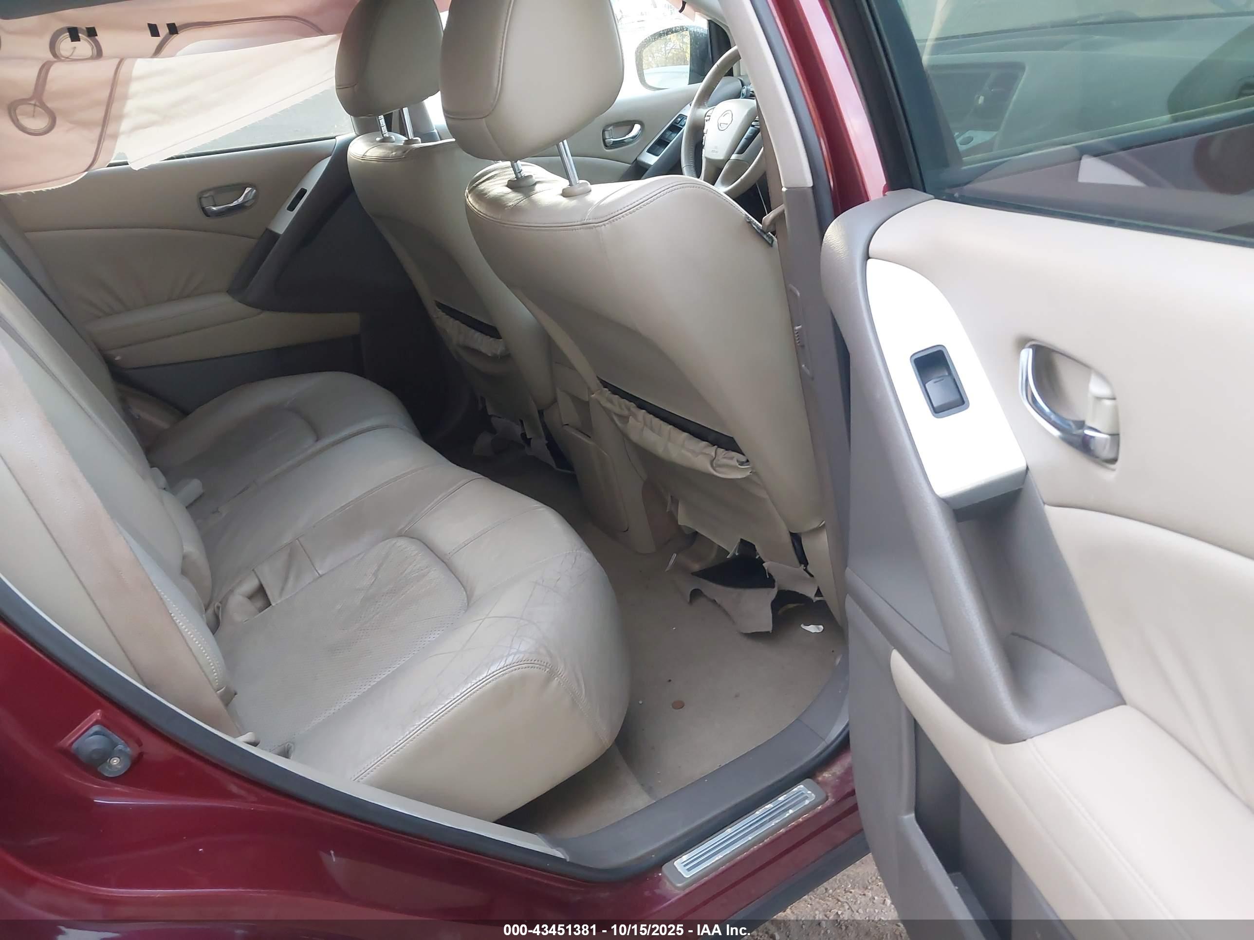 NISSAN MURANO image 8