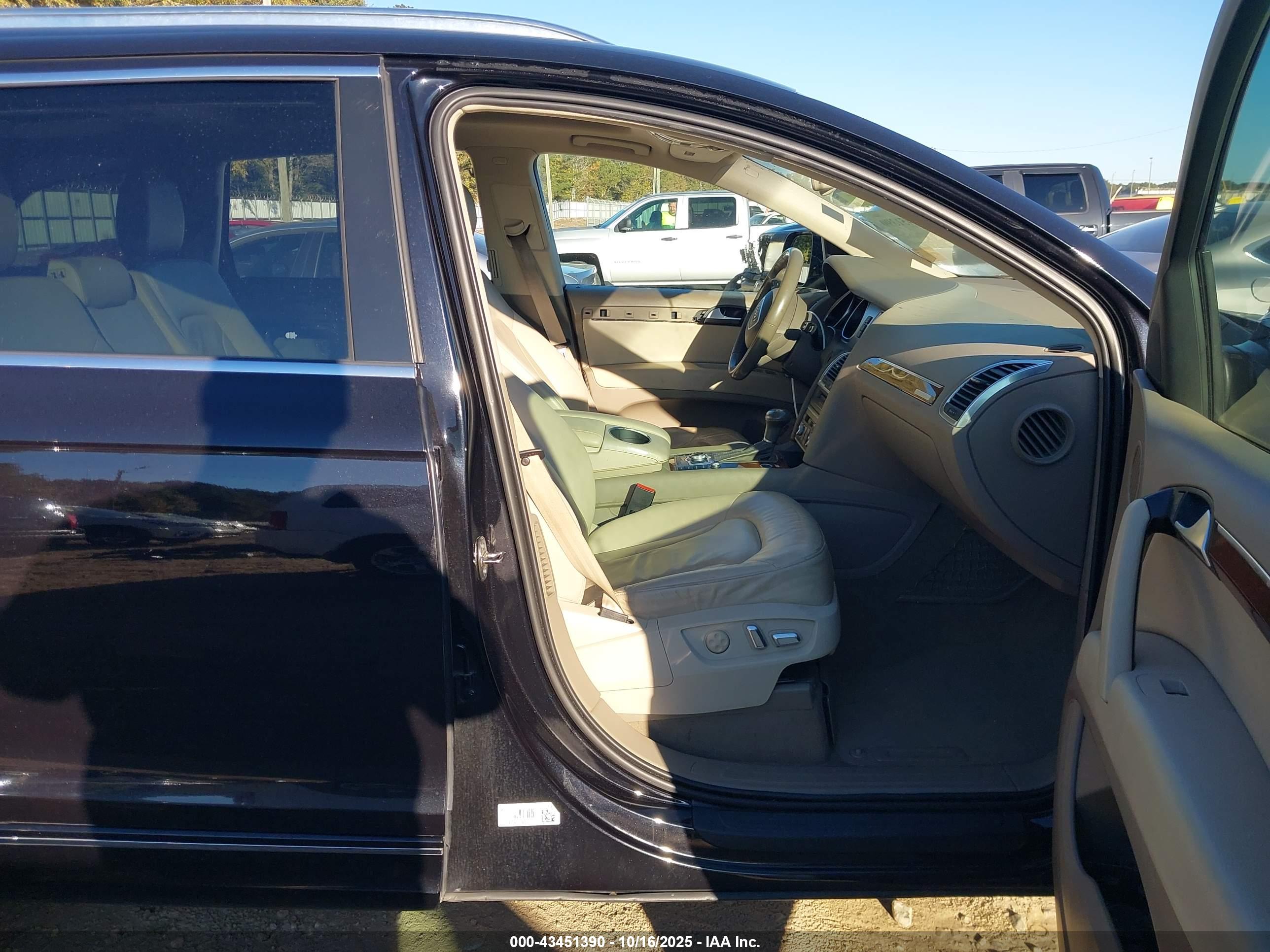 AUDI Q7 image 5