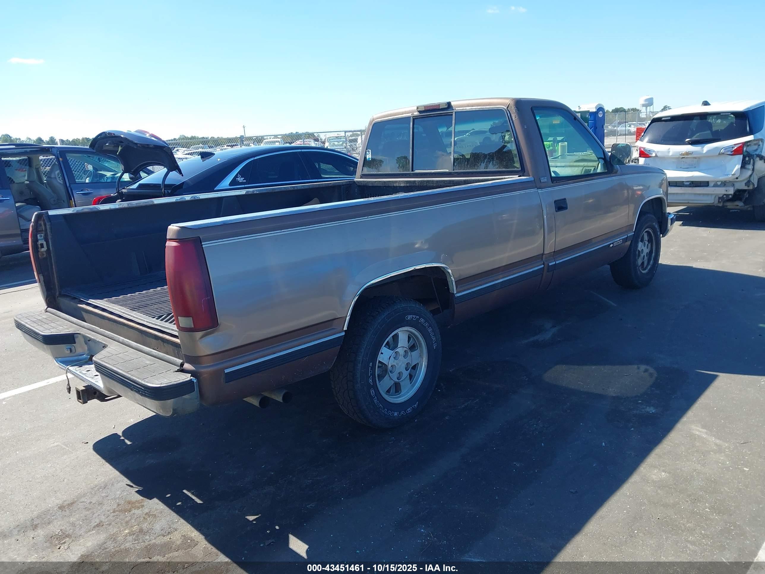 CHEVROLET GMT-400 image 4