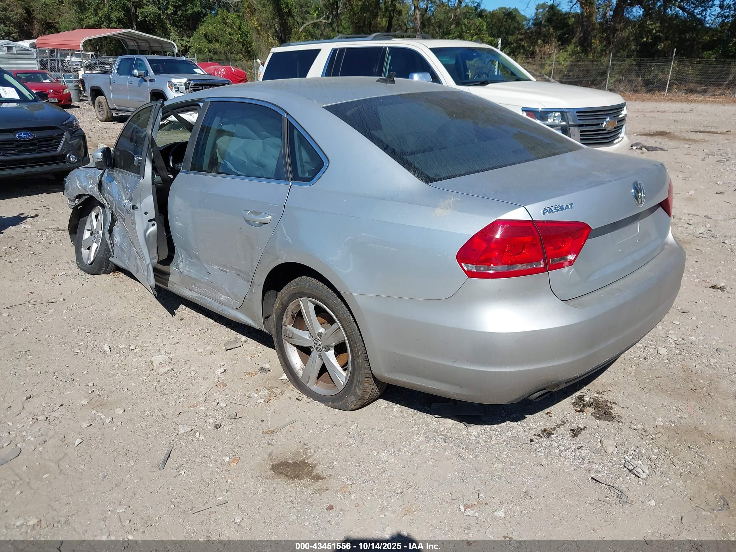 VOLKSWAGEN PASSAT image 3