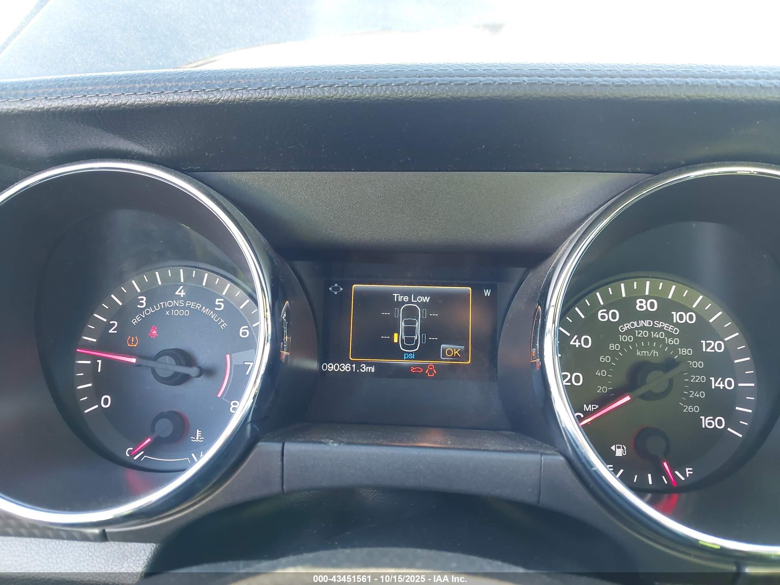 FORD MUSTANG image 7