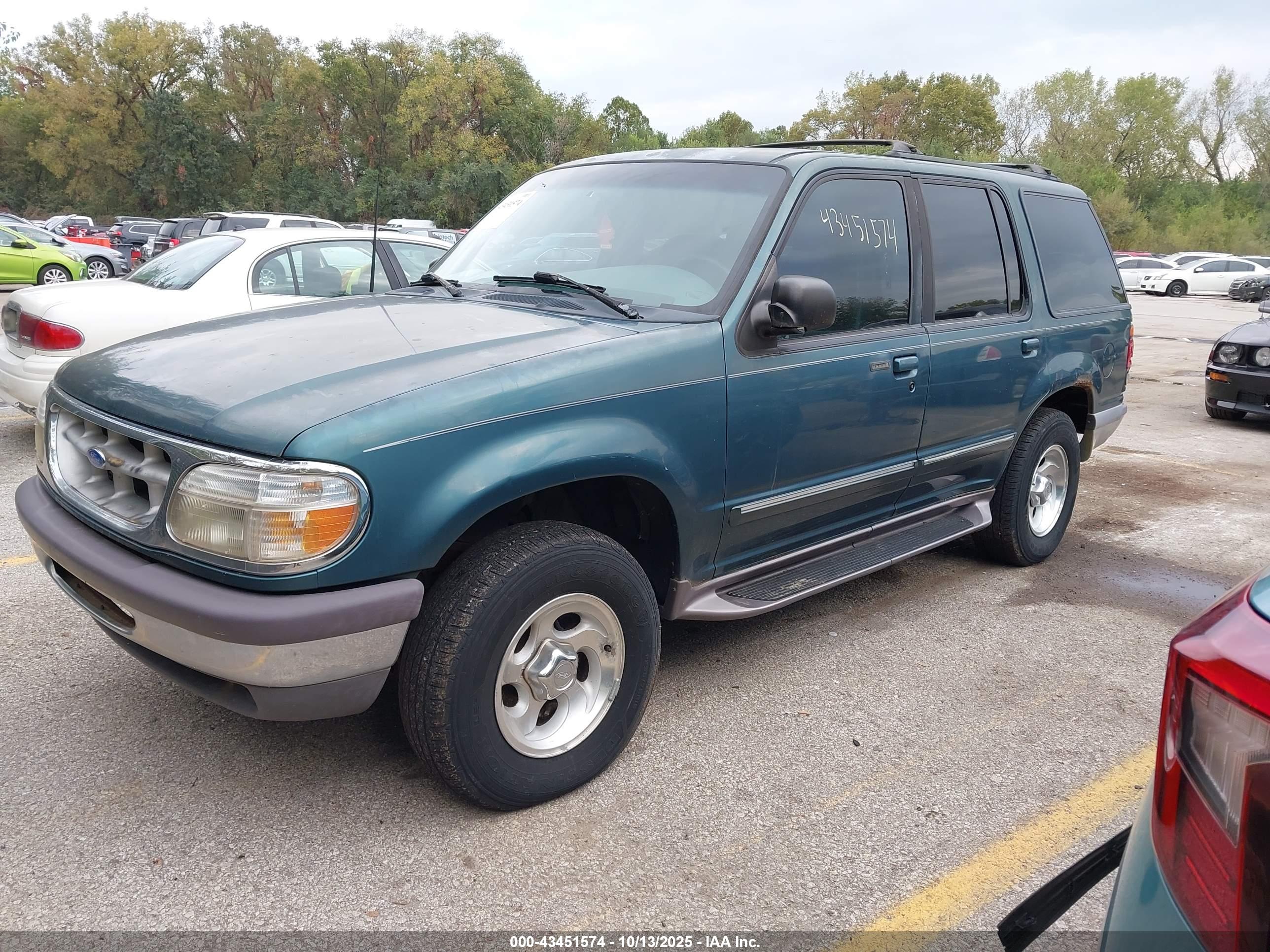 FORD EXPLORER image 2
