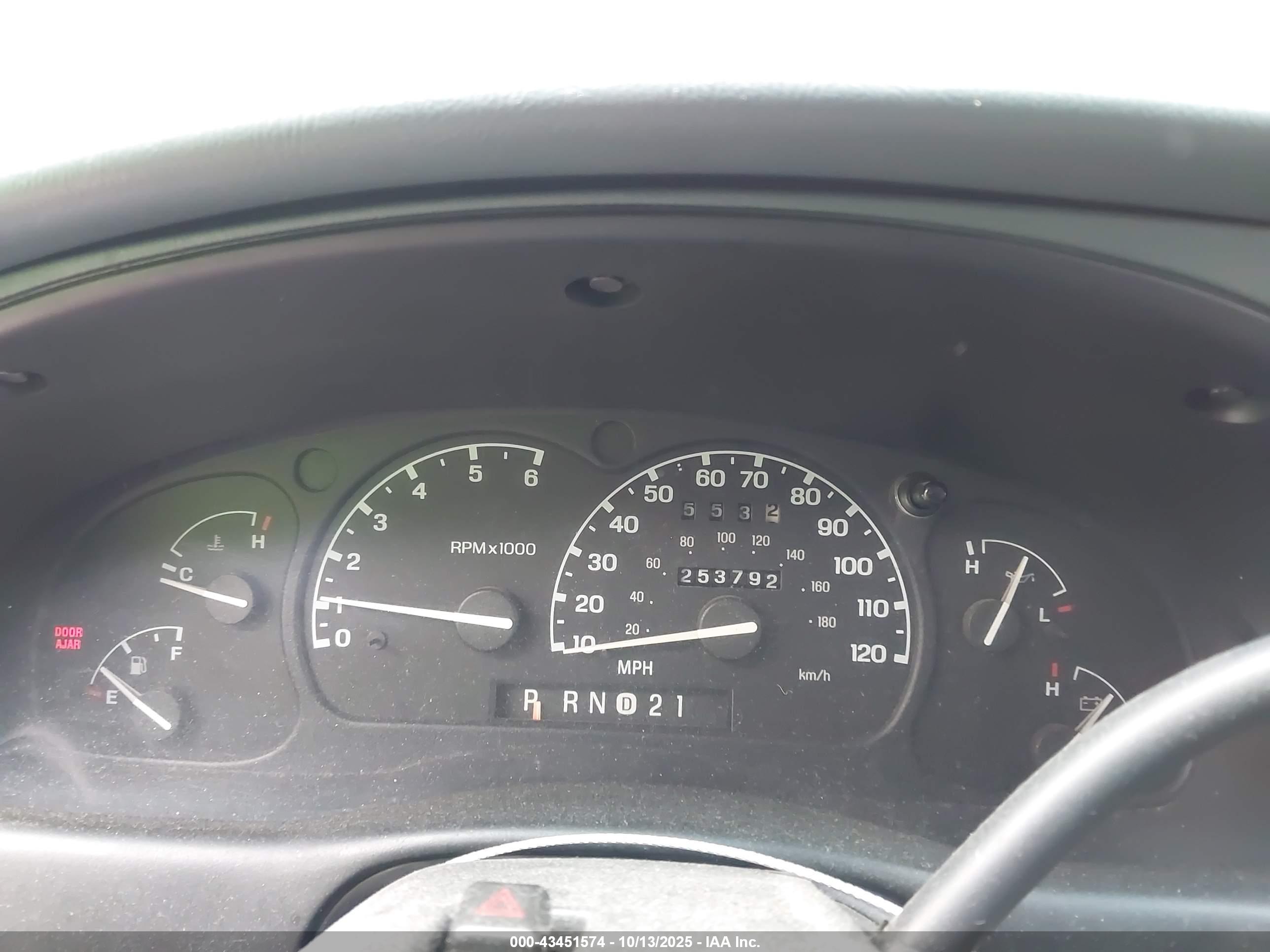 FORD EXPLORER image 7